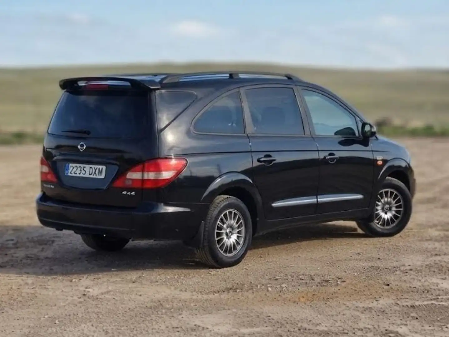 SsangYong Rodius Rodius 270 Xdi Limited AWD 165 Limited Negro - 1