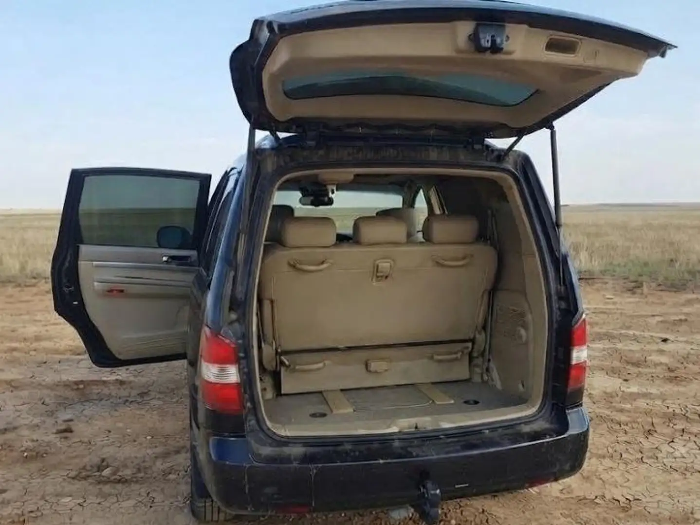 SsangYong Rodius Rodius 270 Xdi Limited AWD 165 Limited Negro - 2