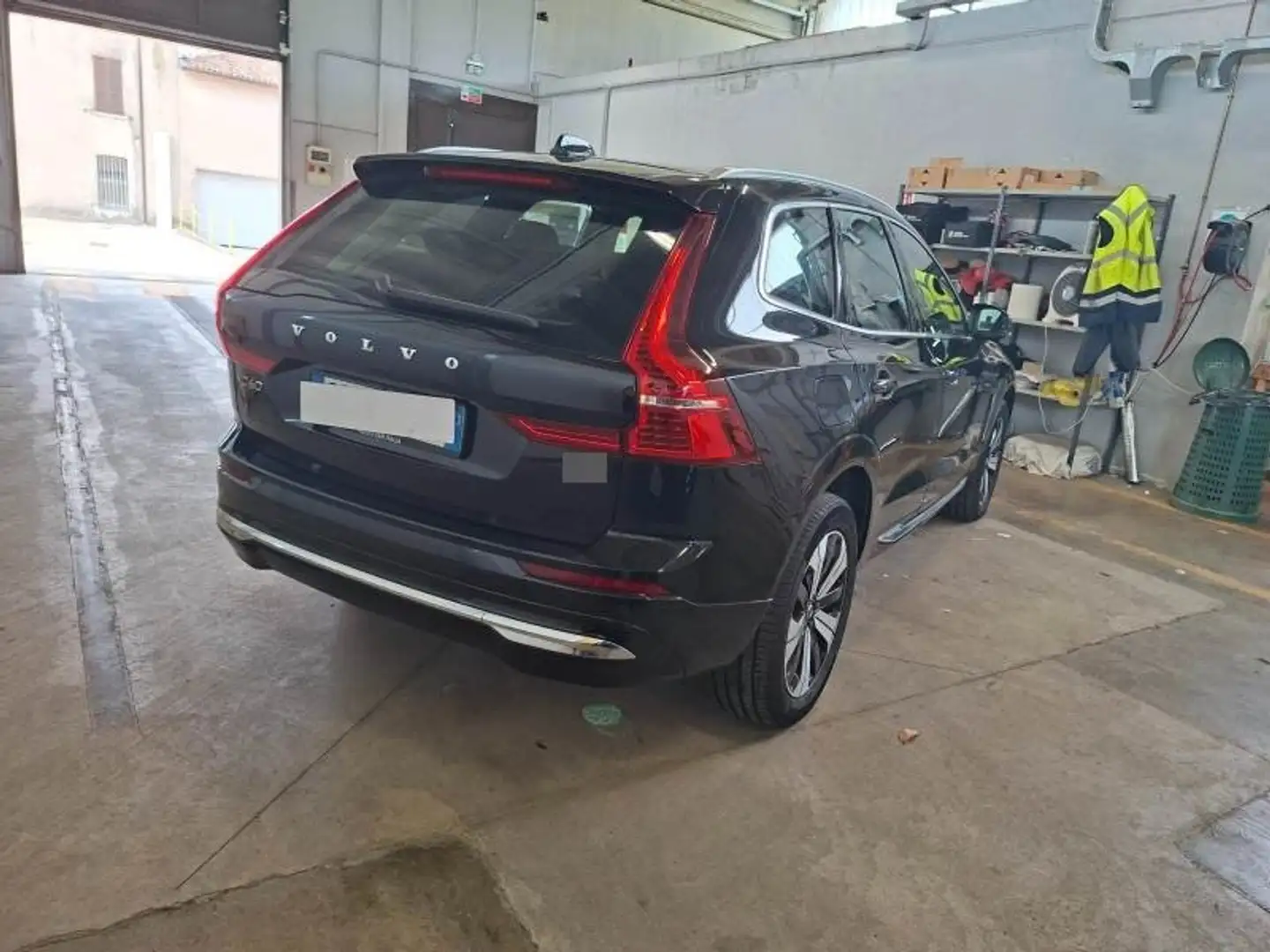 Volvo XC60 2.0 T6 AWD Recharge Core Auto - 2