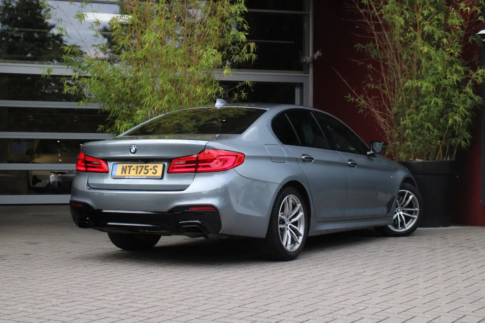 BMW 530 5-serie 530i High Executive | M Sport | Camera | M Gris - 2