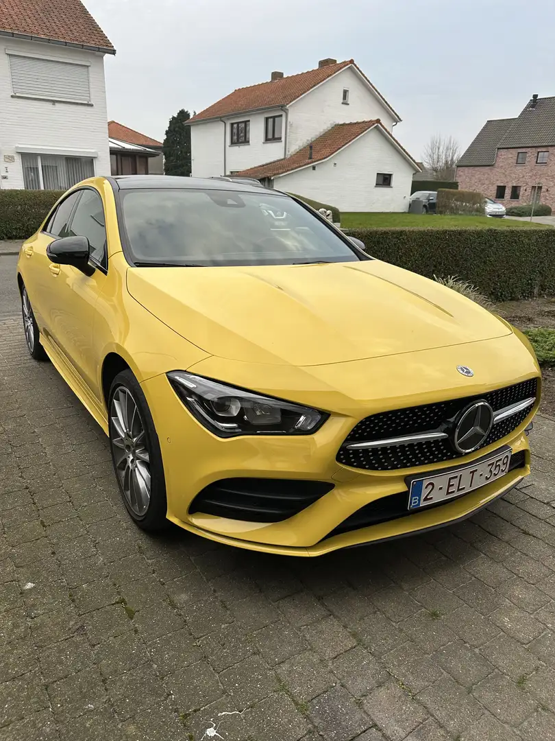 Mercedes-Benz CLA 250 e 8G-DCT AMG Line Geel - 2