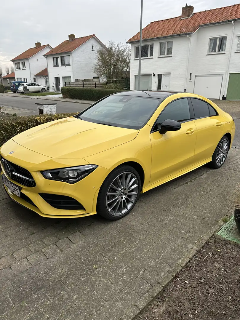 Mercedes-Benz CLA 250 e 8G-DCT AMG Line Geel - 1