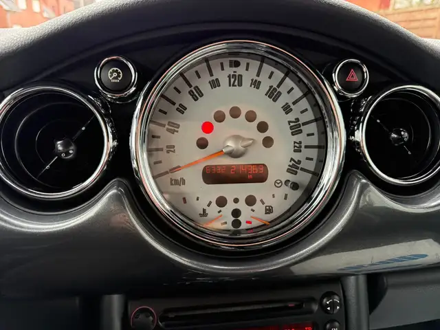 Mini Convertible view 13