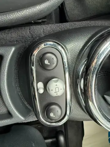 Mini Convertible view 12