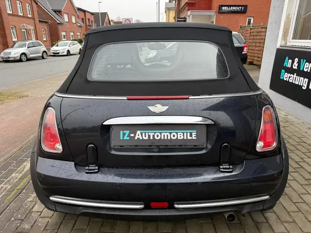 Mini Convertible view 6