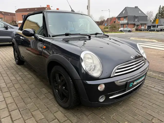 Mini Convertible view 4
