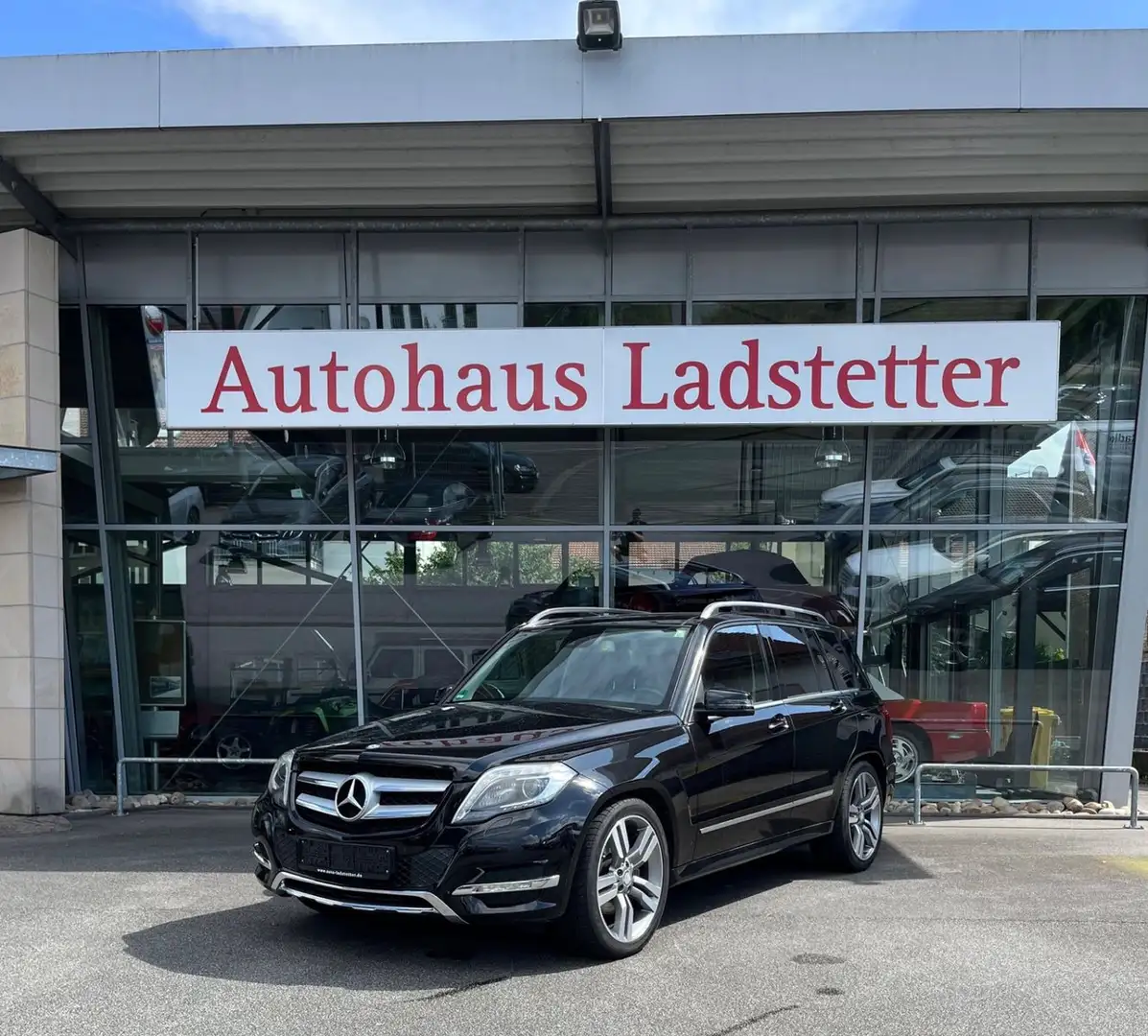 Mercedes-Benz GLK 350 *4Matic*Pano*AHK*Leder*Kamera*1.Hd*Xenon* Noir - 1