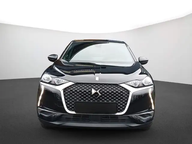 DS Automobiles DS 3 Crossback view 2