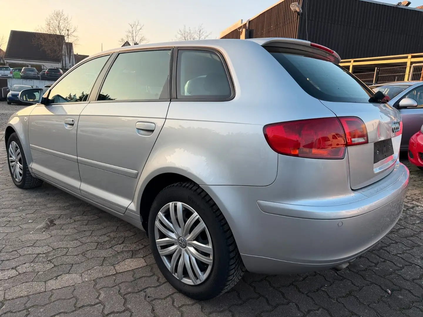 Audi A3 2.0 TDI  SportbackKlimaatronik,6-Gang,PDC,1-H Silber - 2