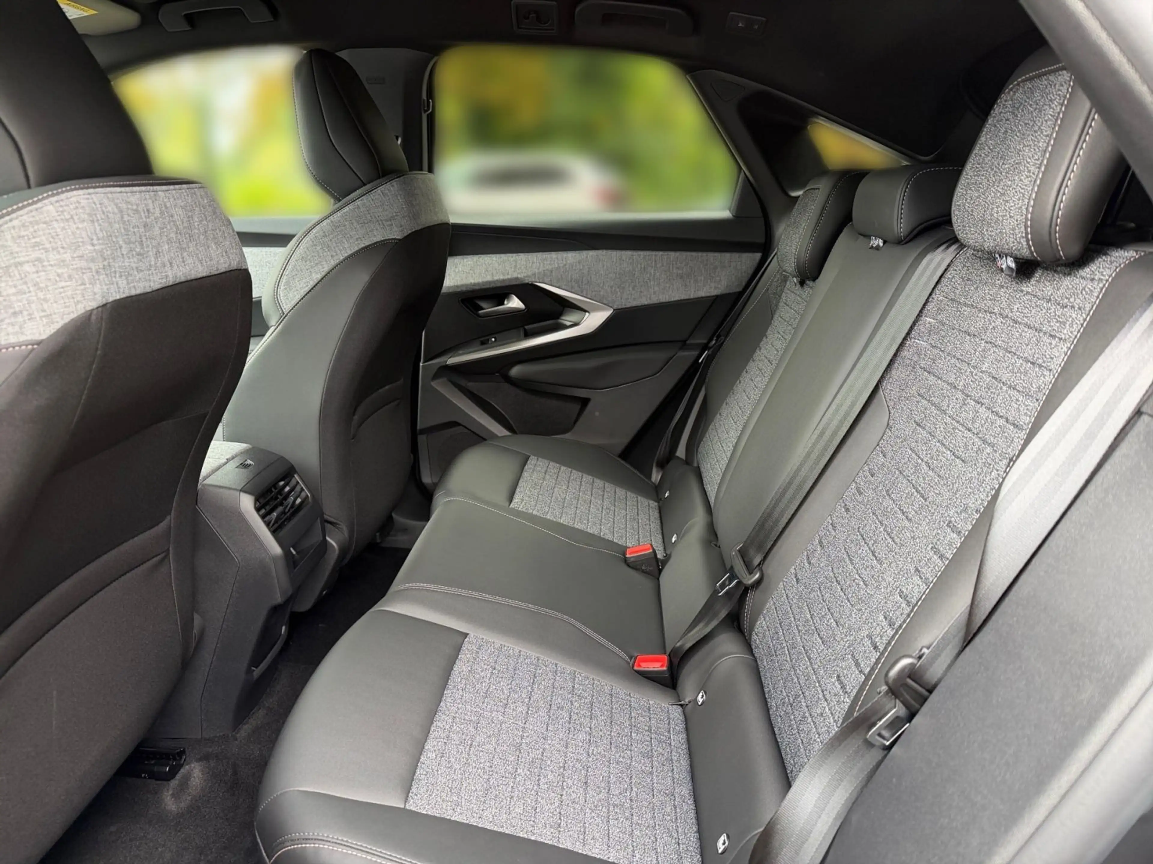 Peugeot 3008 Allure Business ACC*Allw*SHZ*LED*360° — photo 11