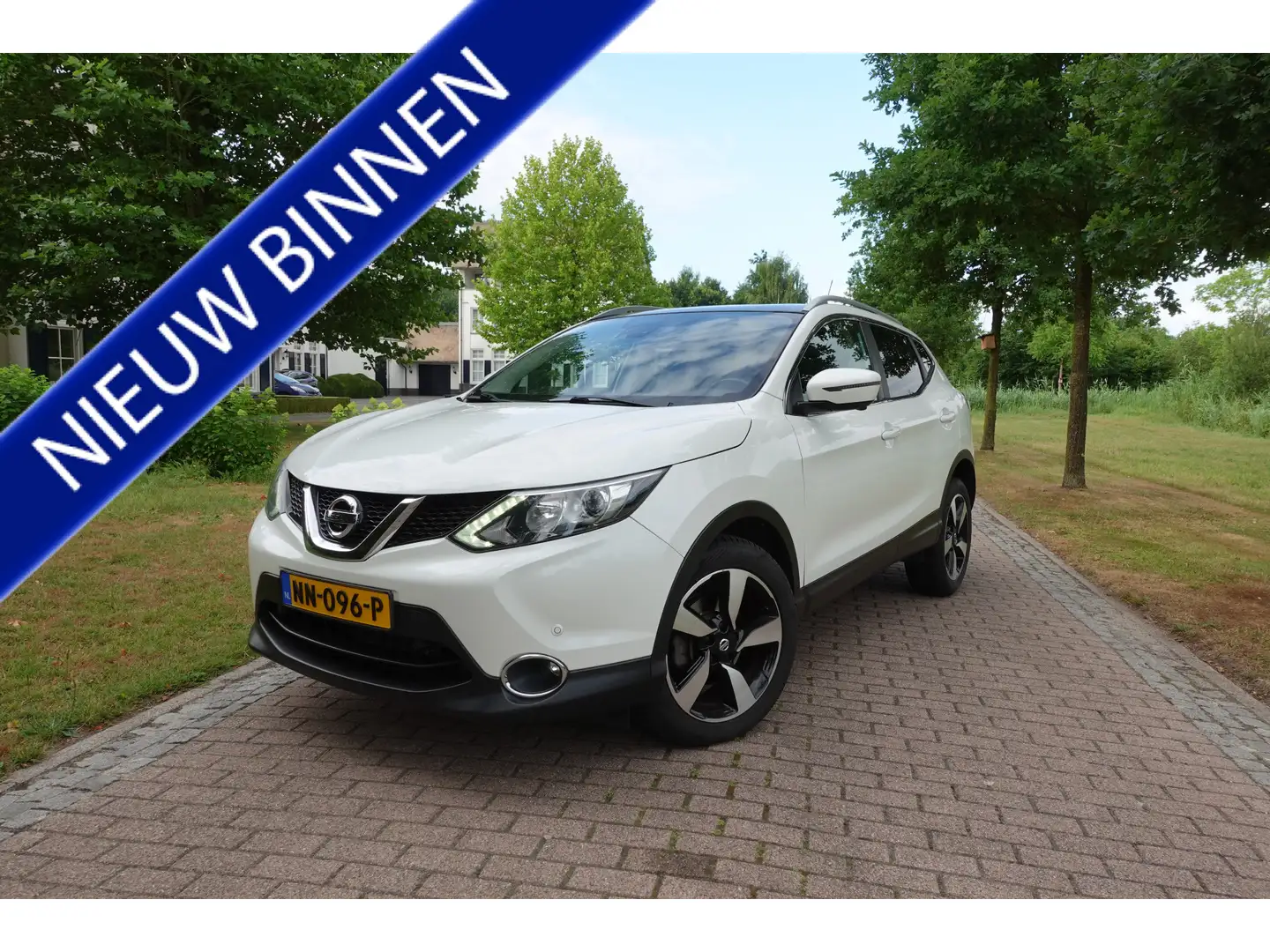 Nissan Qashqai 1.2 N-Connecta NAP | 360° Camera | PDC | Panoramad Wit - 1