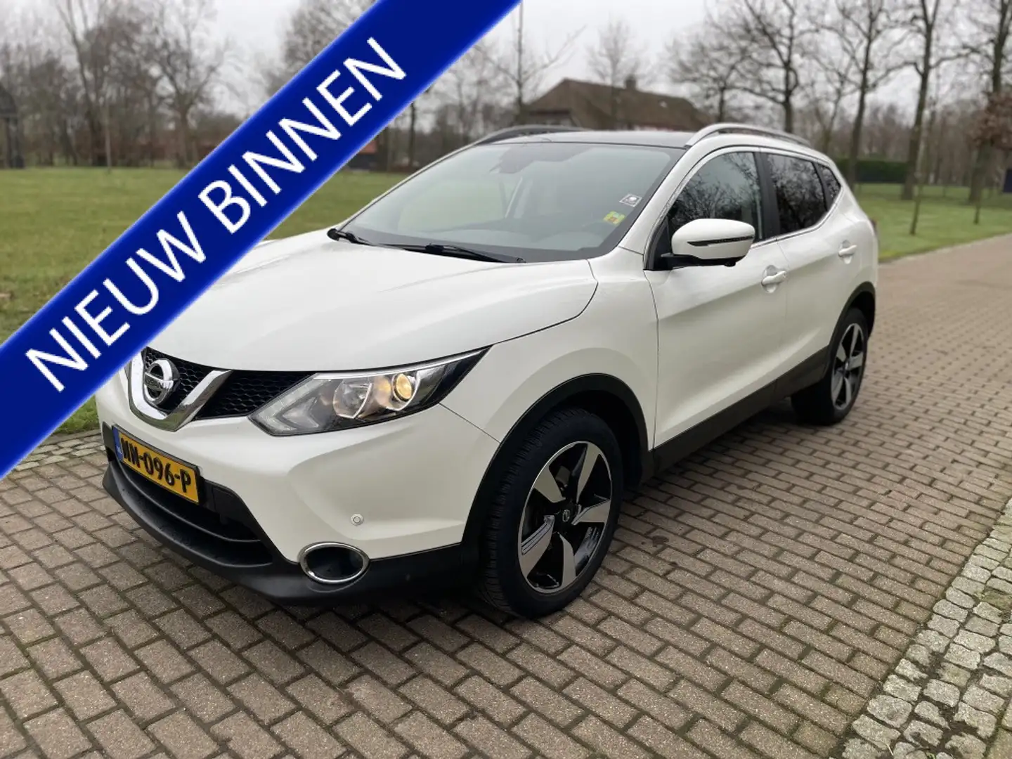 Nissan Qashqai 1.2 N-Connecta 360 Graden camera, Panorama, Winter Blanc - 1