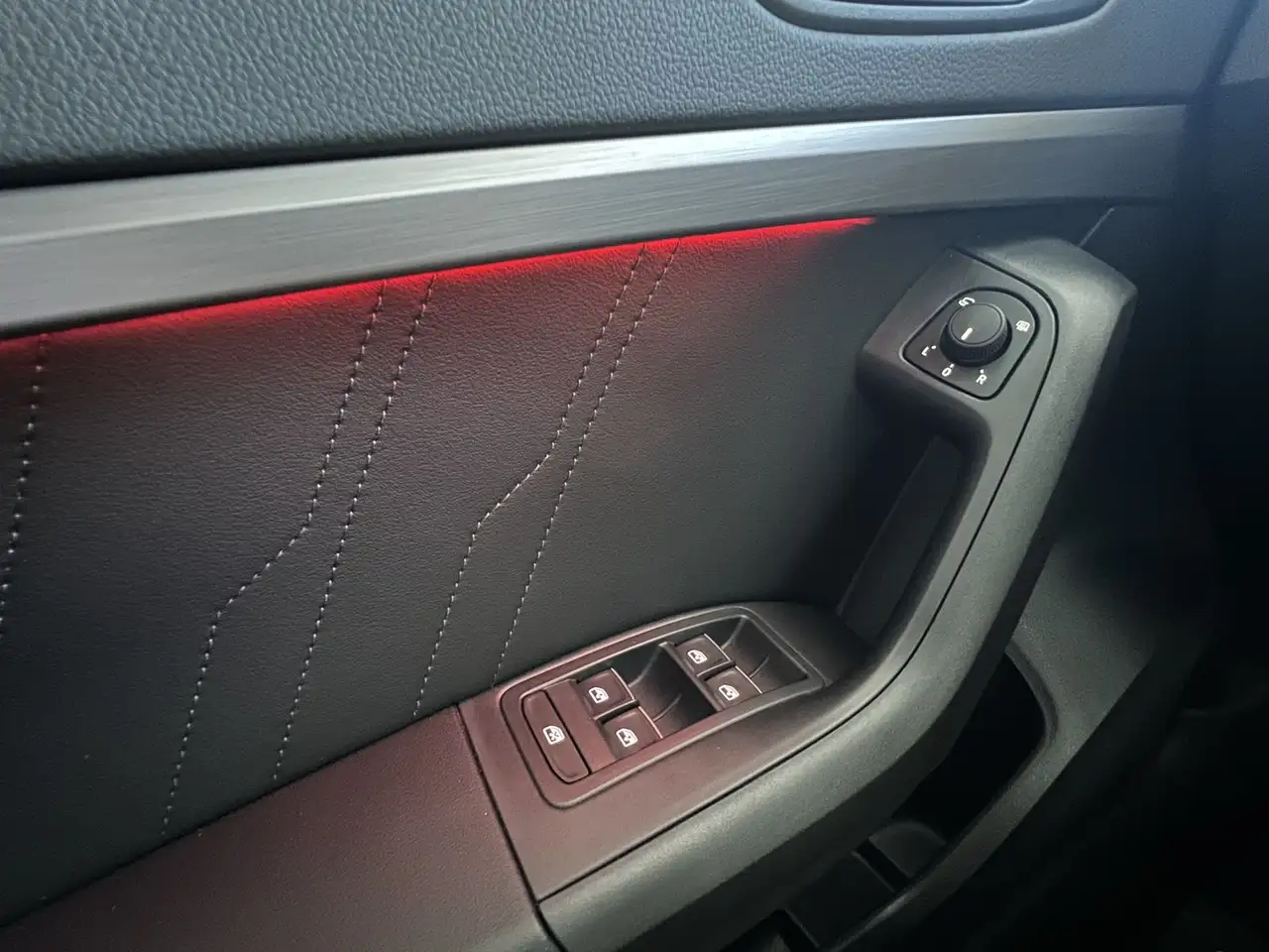 SEAT Ateca DSG FR Black Edition 360°|AHK|ACC|Stdhzg 23