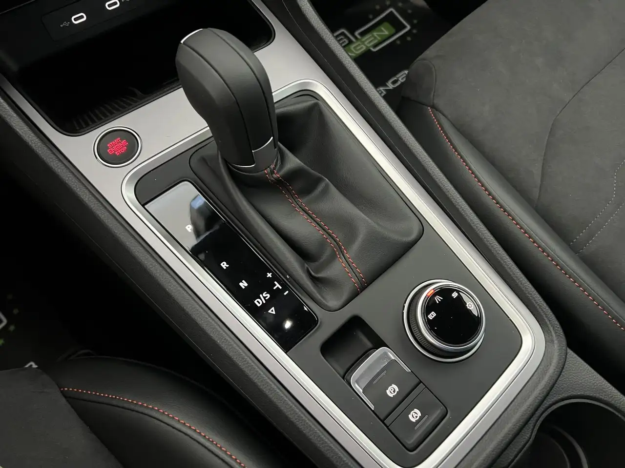 SEAT Ateca DSG FR Black Edition 360°|AHK|ACC|Stdhzg 17