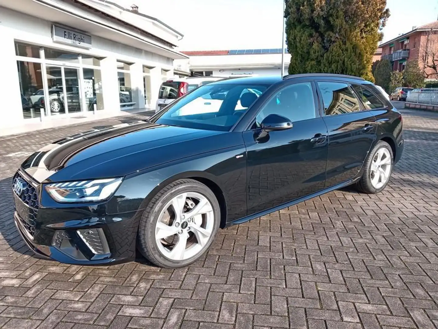 Audi A4 Avant 40 TDI S tronic S line edition Nero - 1