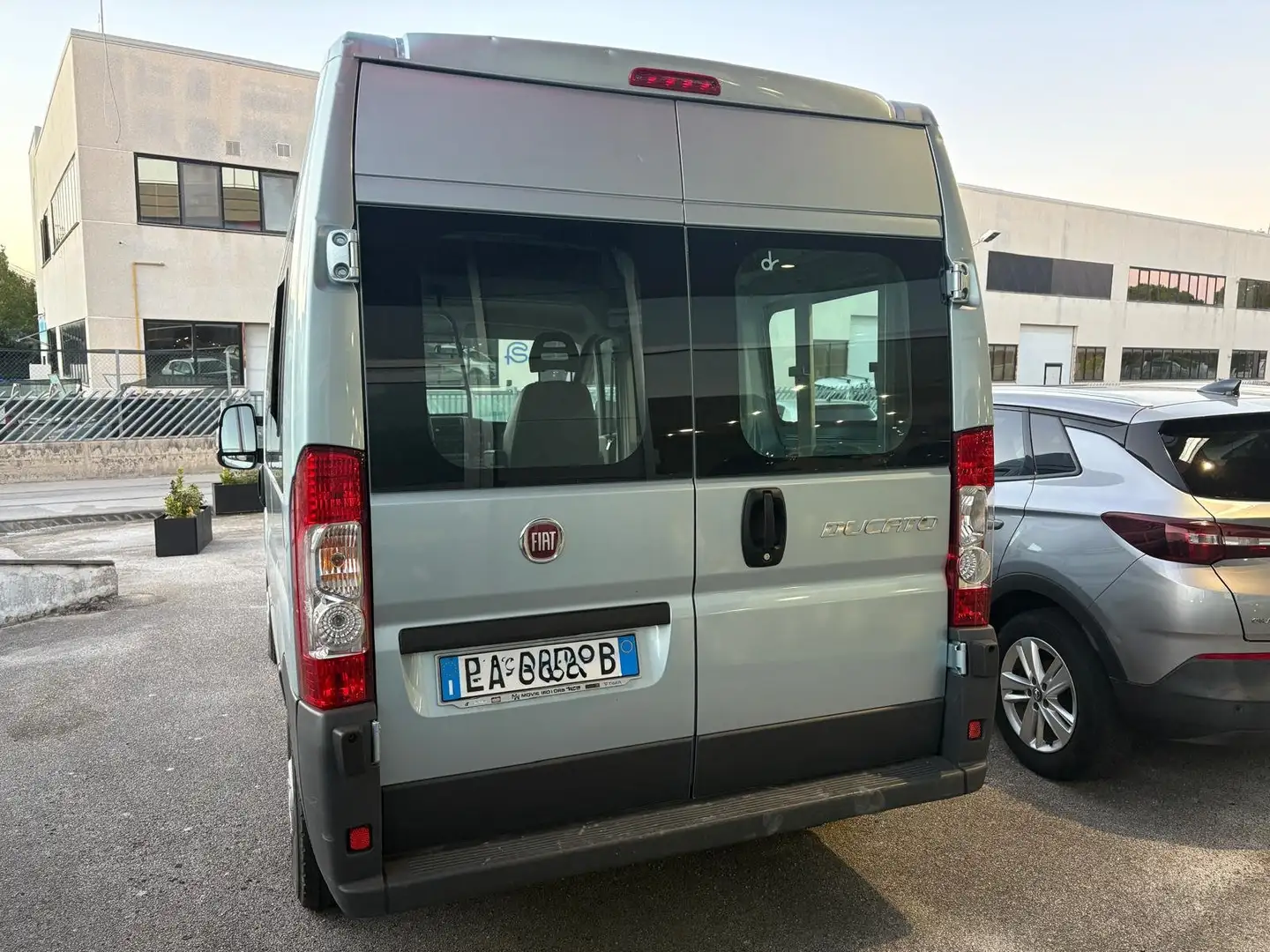 Fiat Ducato DUCATO 30 2.3 MJET PC-TM FURGONE VETRATO Gris - 2