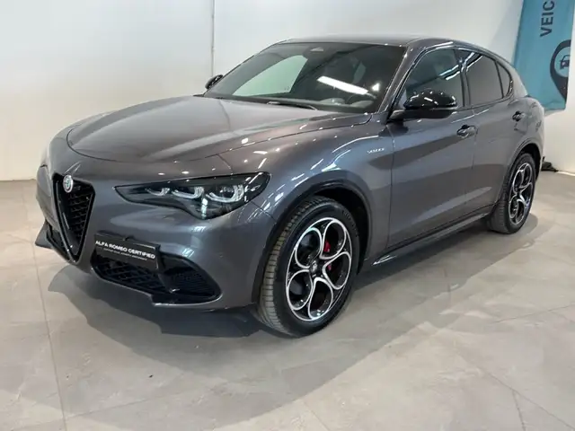 Alfa Romeo Stelvio view 7
