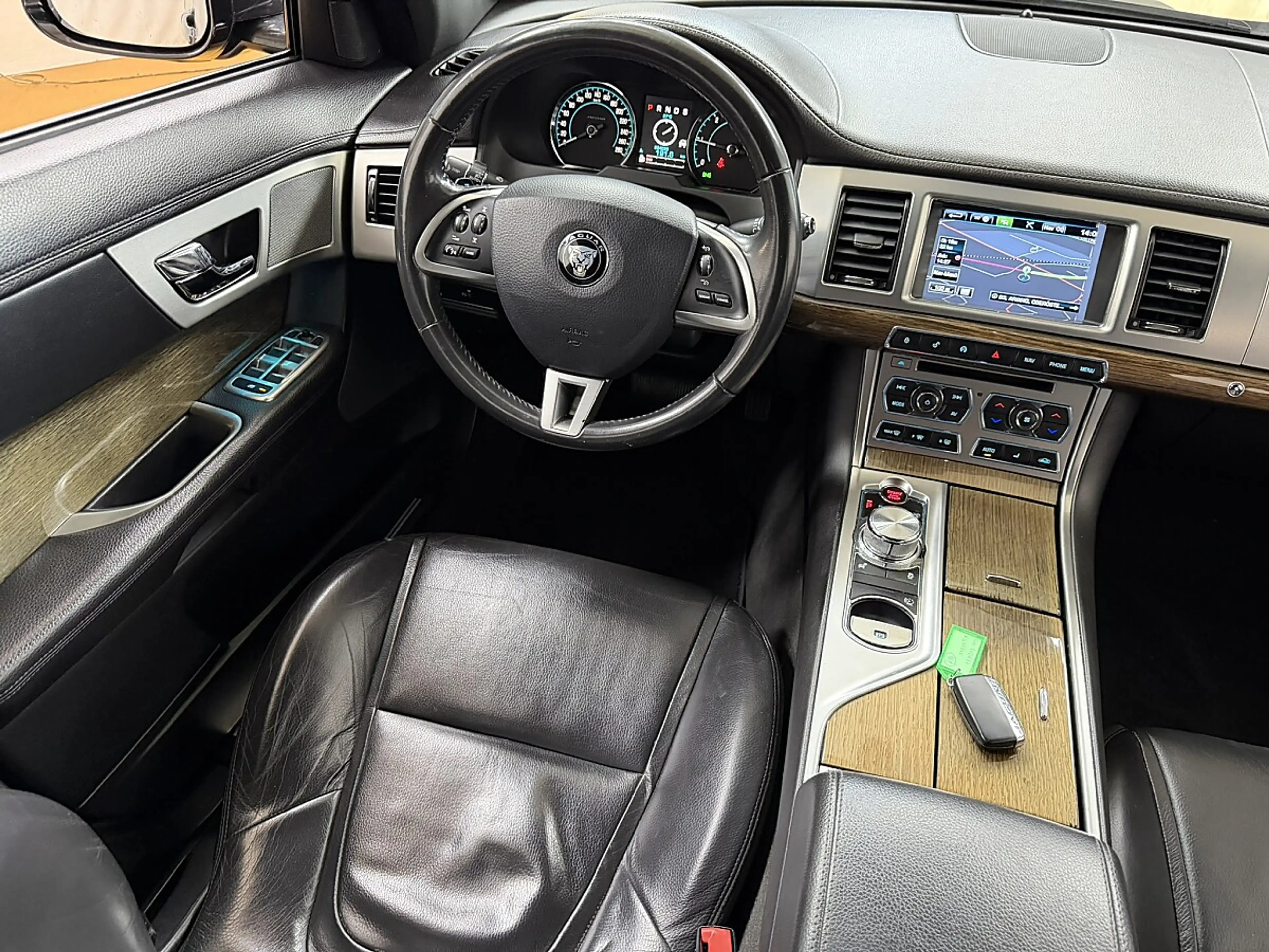 Jaguar XF 2,2 TD — photo 2