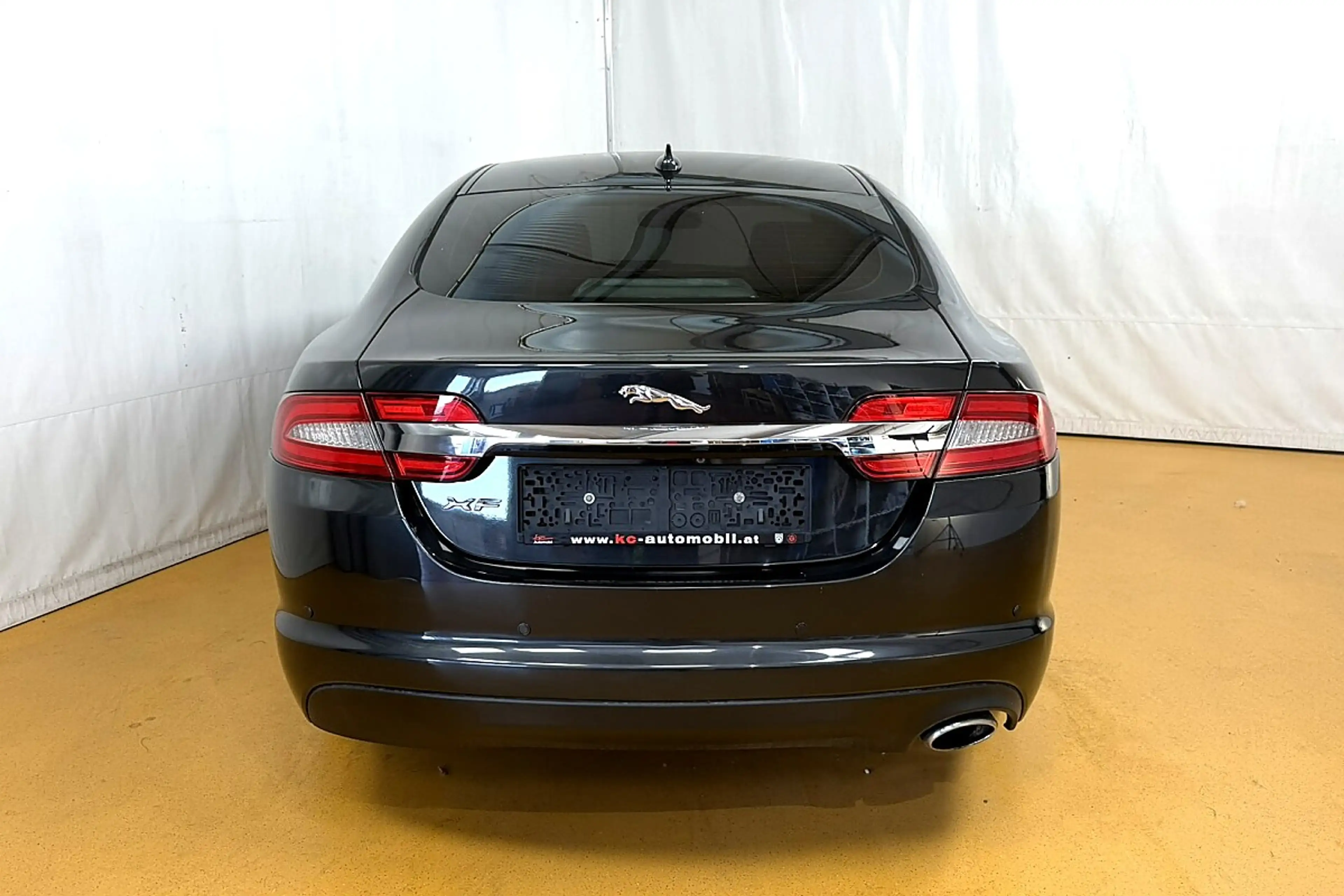 Jaguar XF 2,2 TD — photo 11