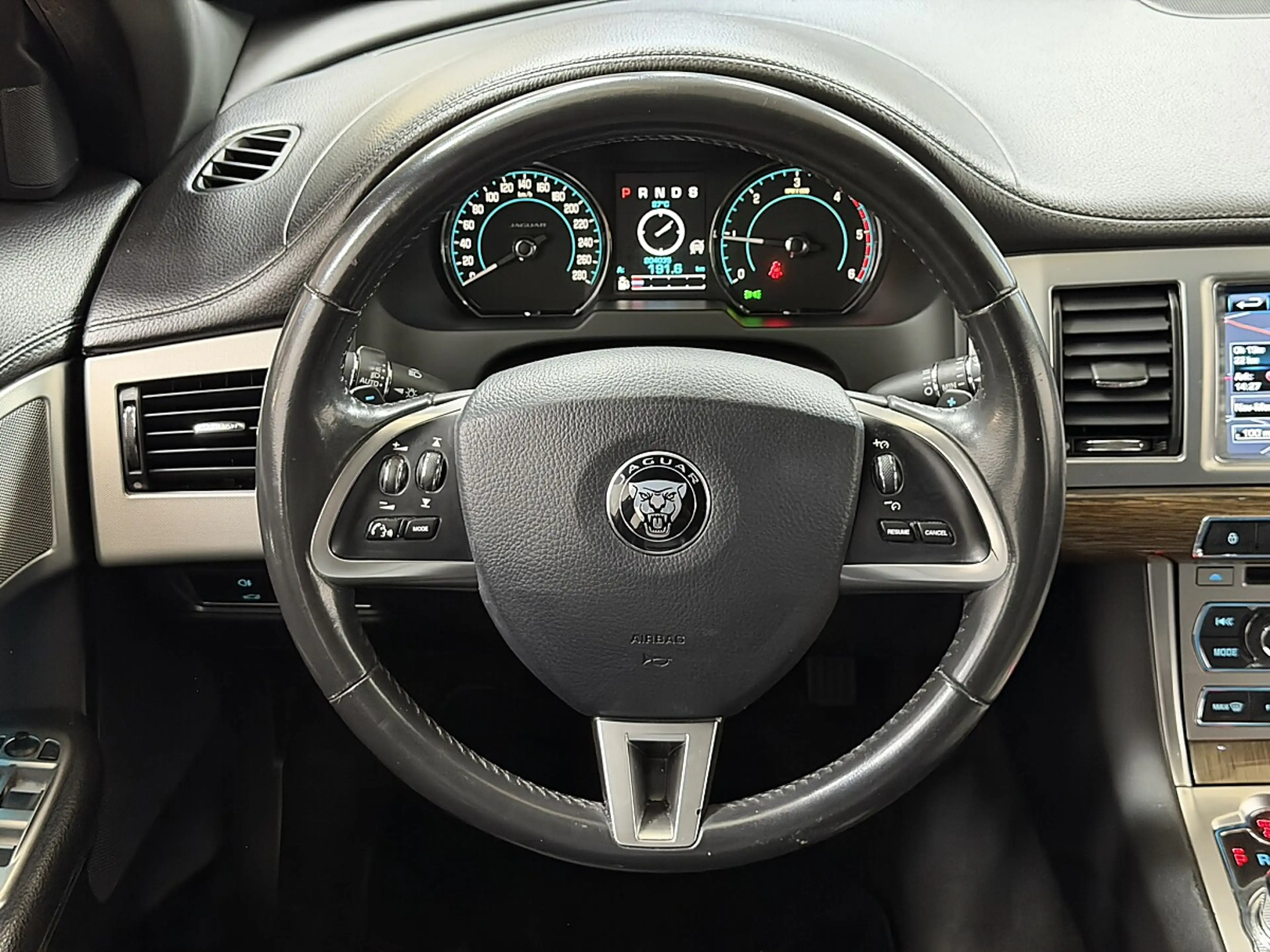 Jaguar XF 2,2 TD — photo 14