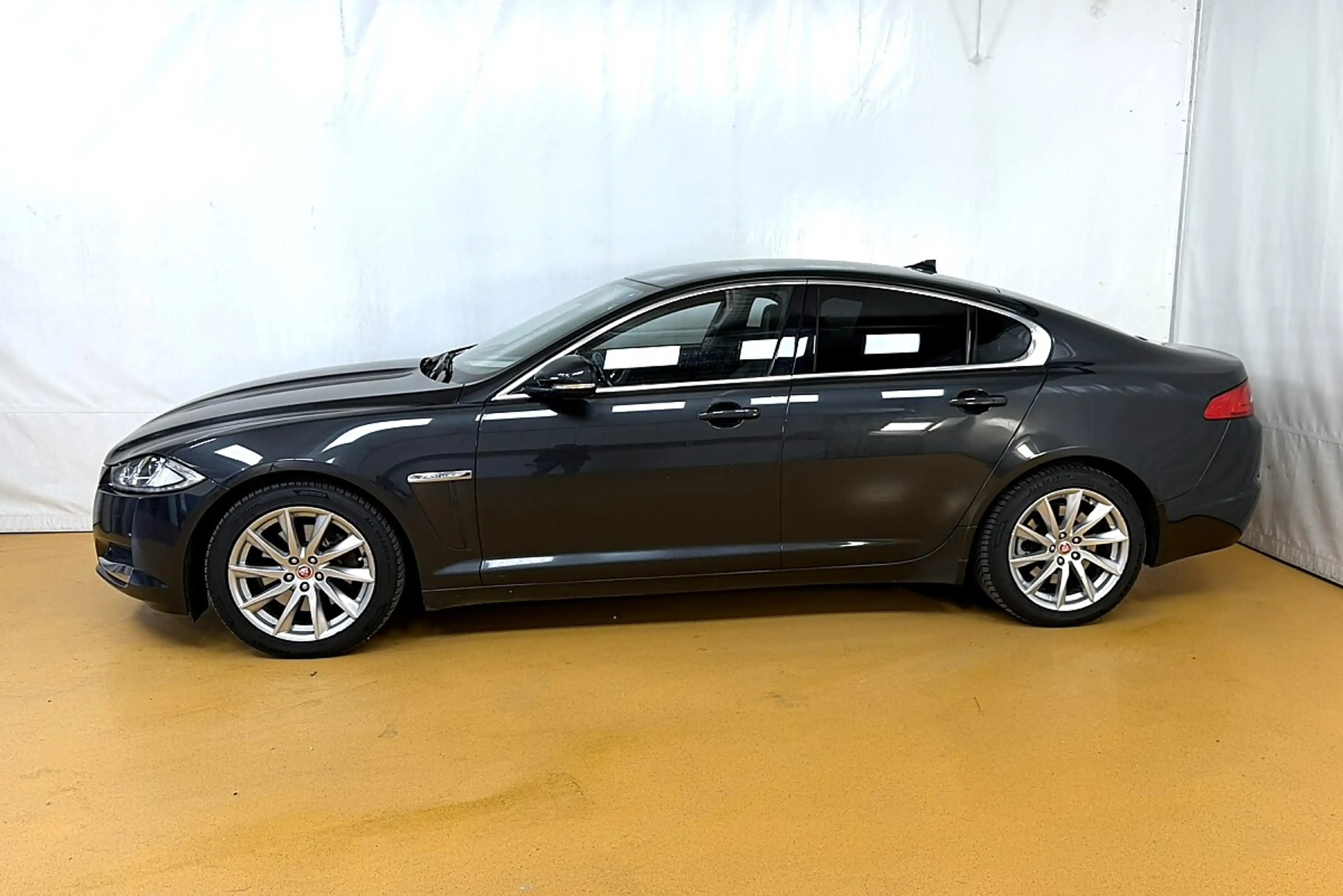 Jaguar XF 2,2 TD — photo 3