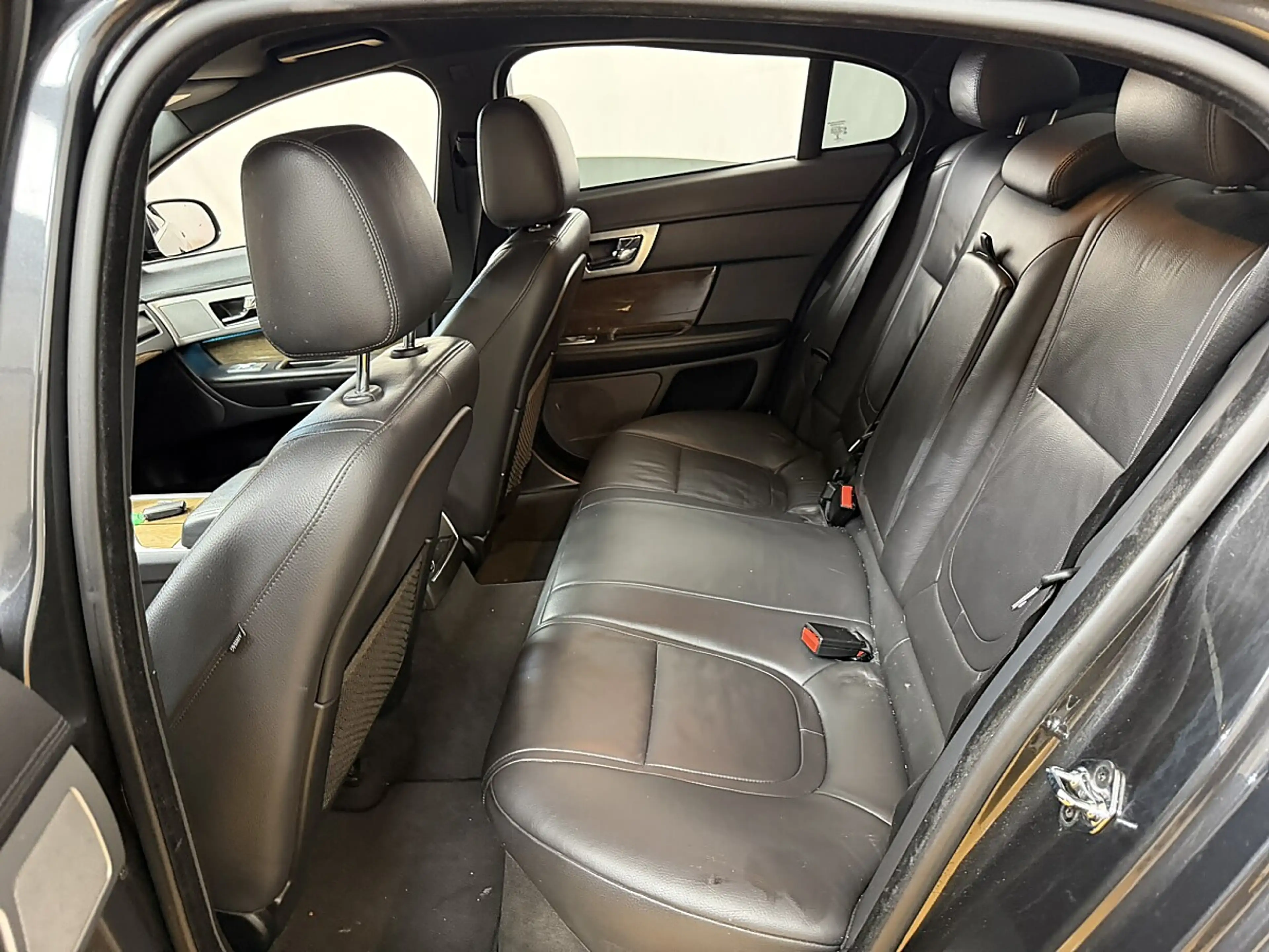 Jaguar XF 2,2 TD — photo 9