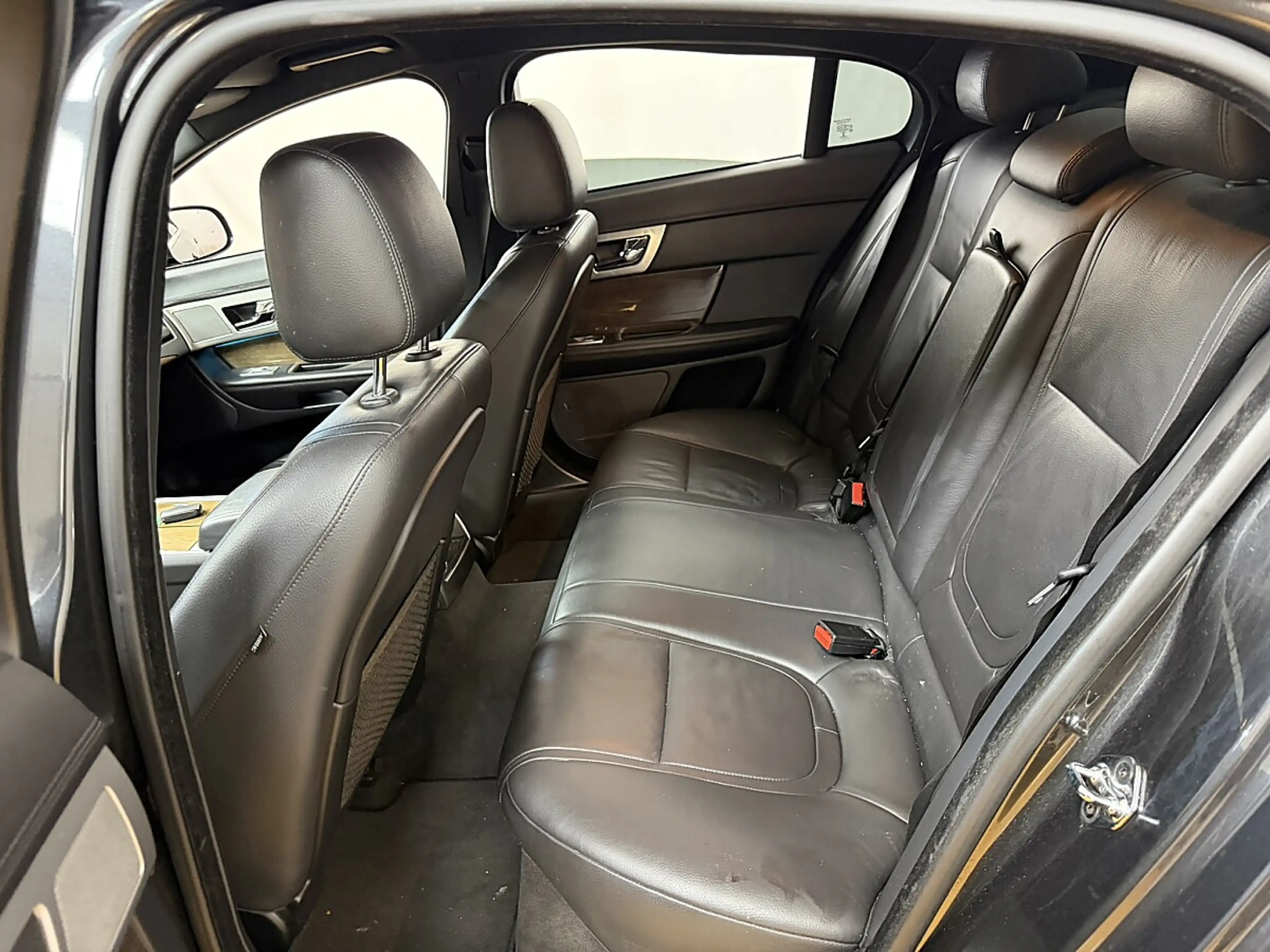 Jaguar XF 2,2 TD — photo 8