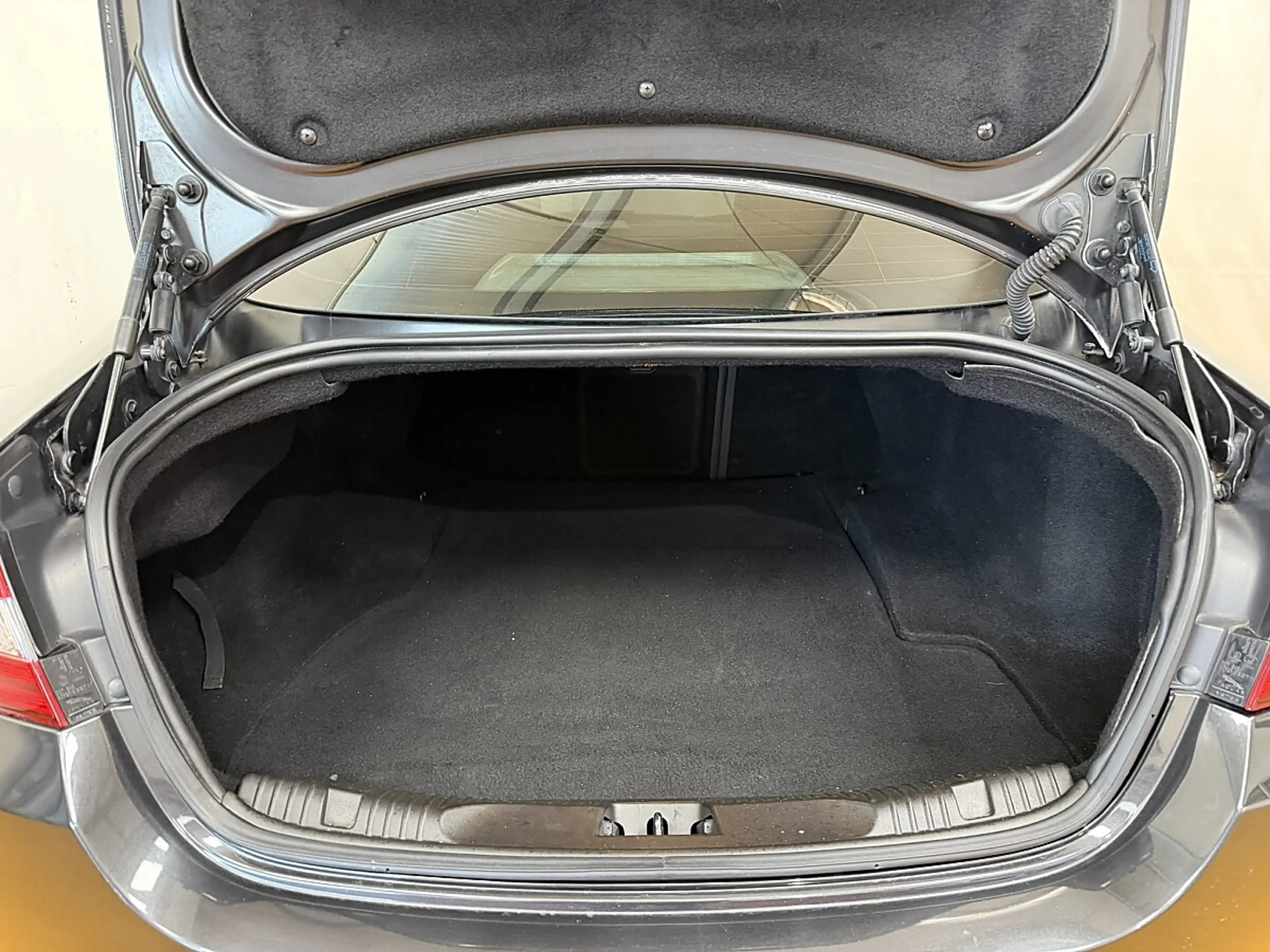 Jaguar XF 2,2 TD — photo 24