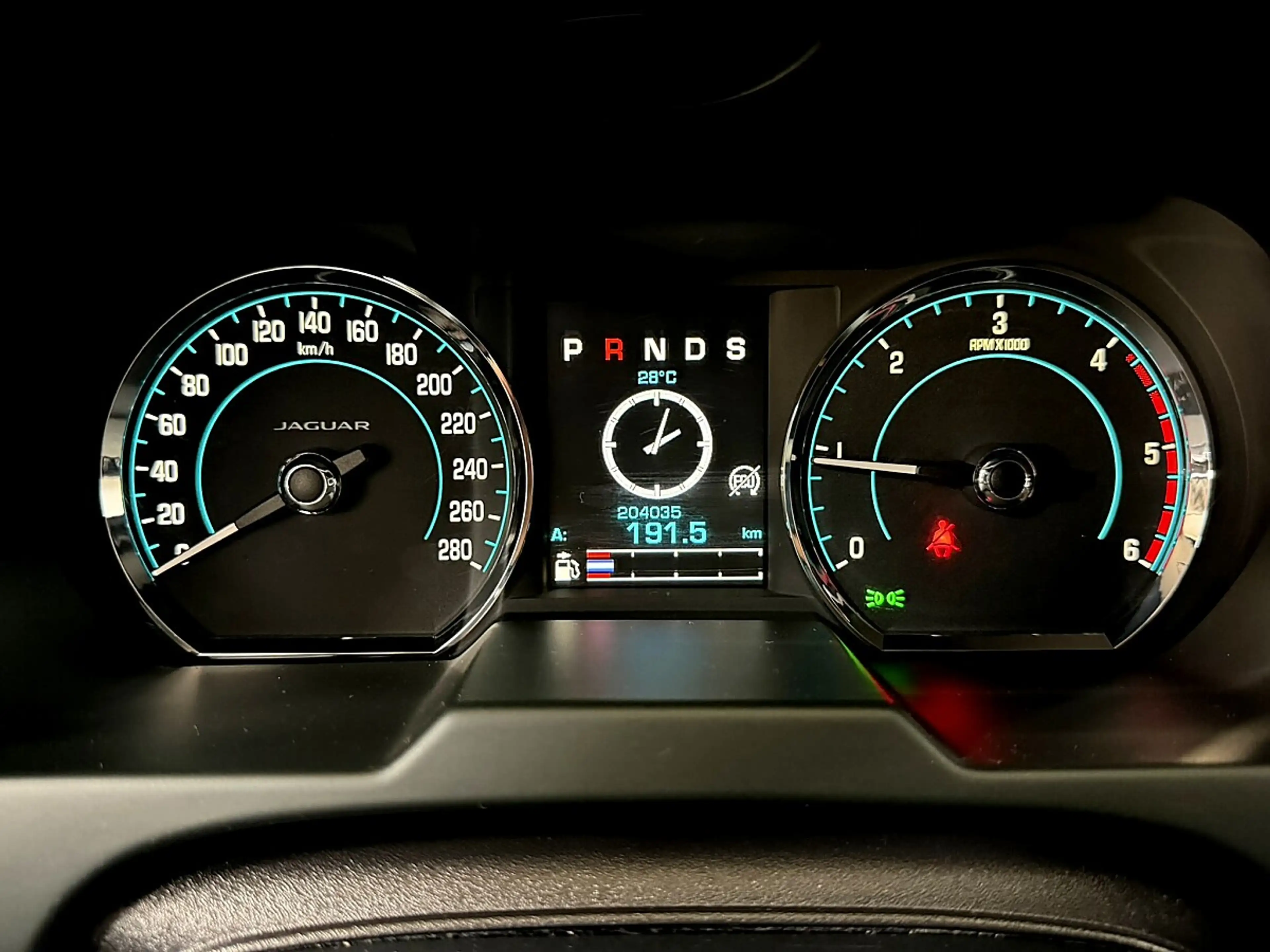 Jaguar XF 2,2 TD — photo 15