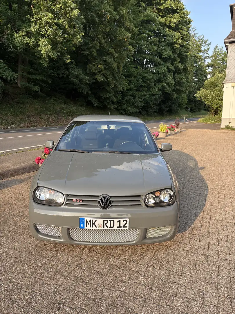 Volkswagen Golf GTI 1.8 Turbo - 2