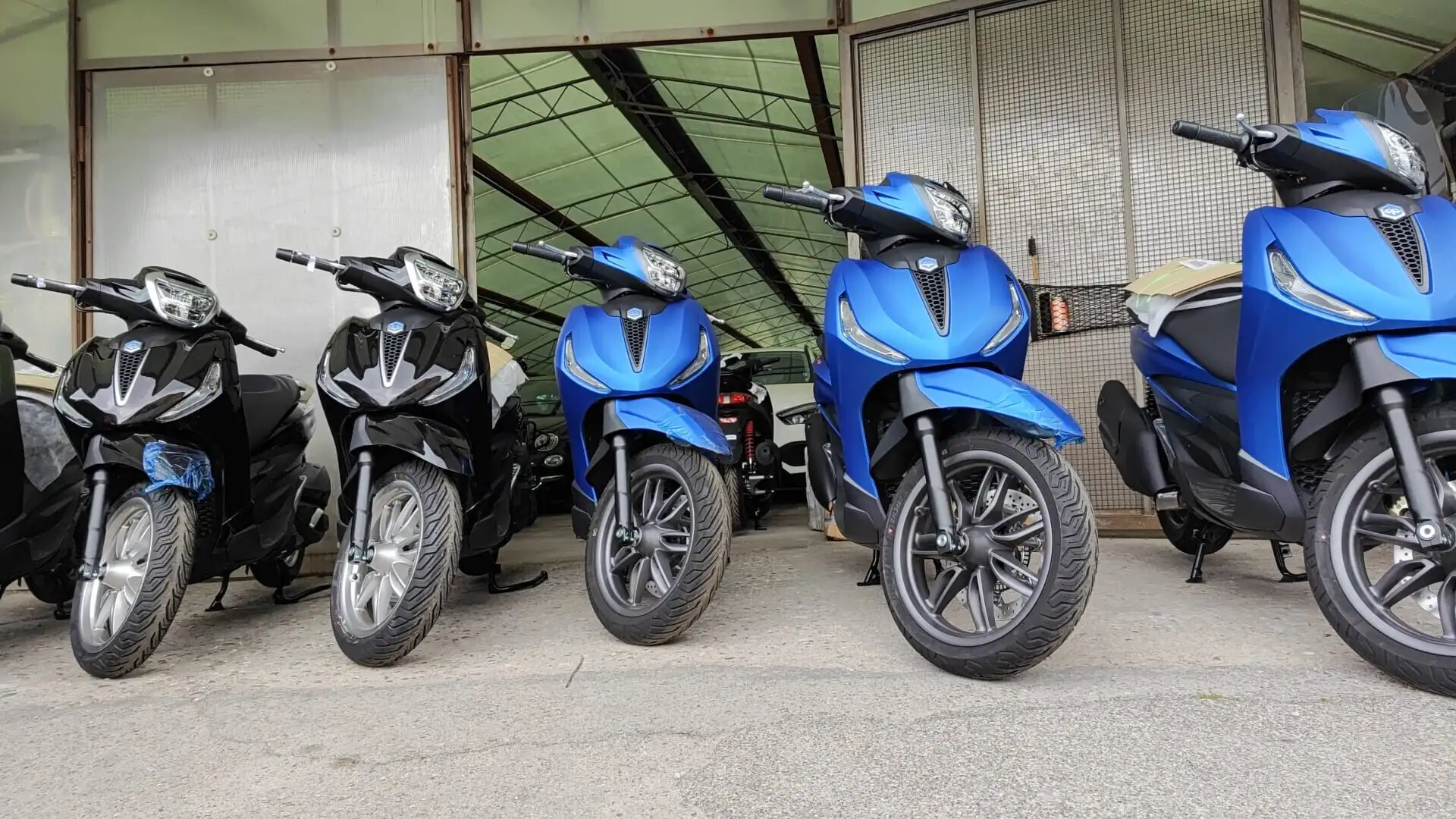 Piaggio Beverly 300 310 Grau - 1