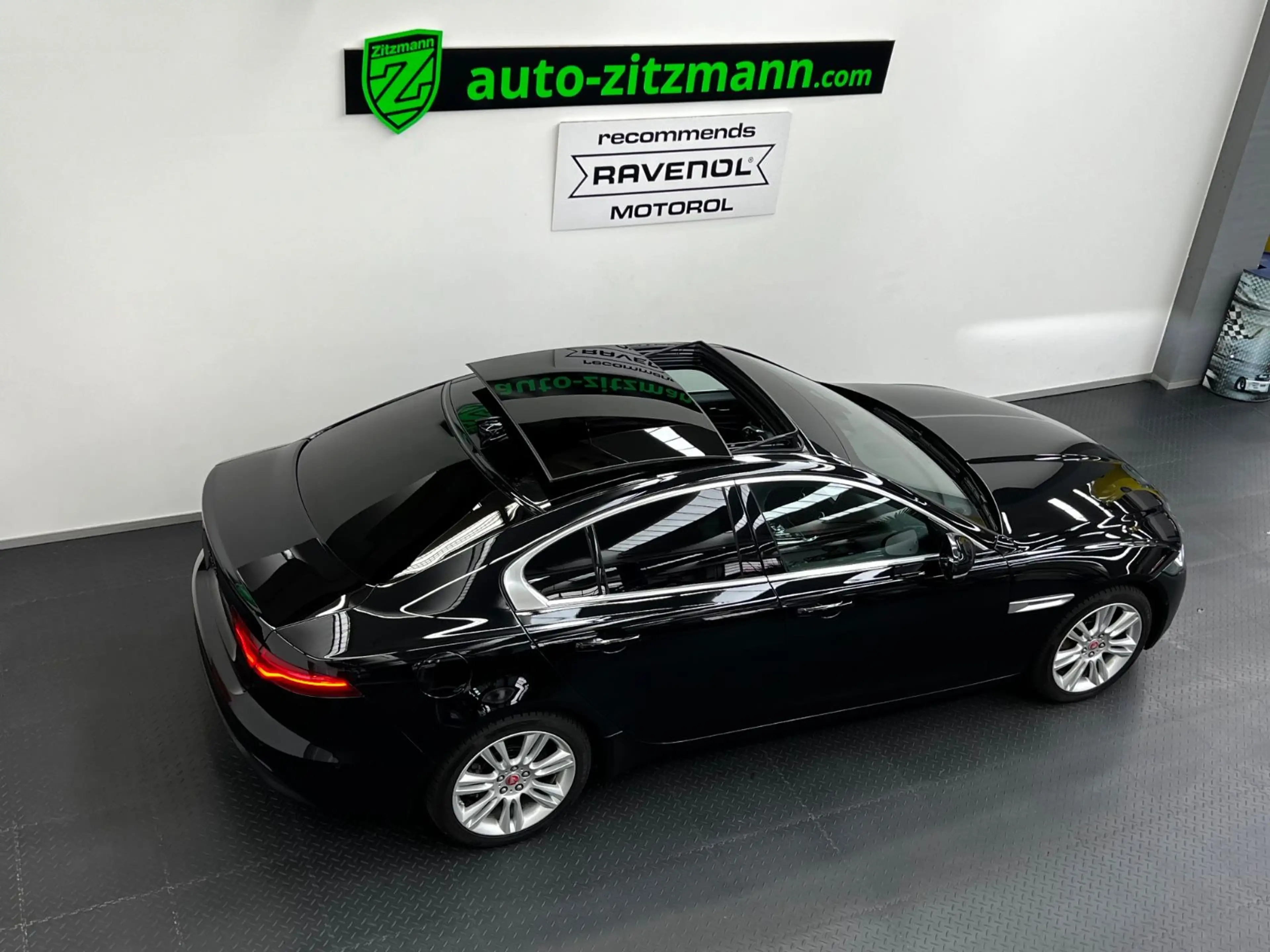Jaguar XE S AWD 4x4 *LEDER*PANO*LED*NAVI*ACC*360°CAM*
