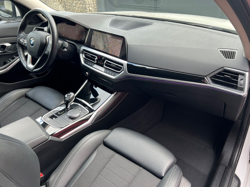 BMW 330 d Touring*Sport Line*AHK*LED — photo 14