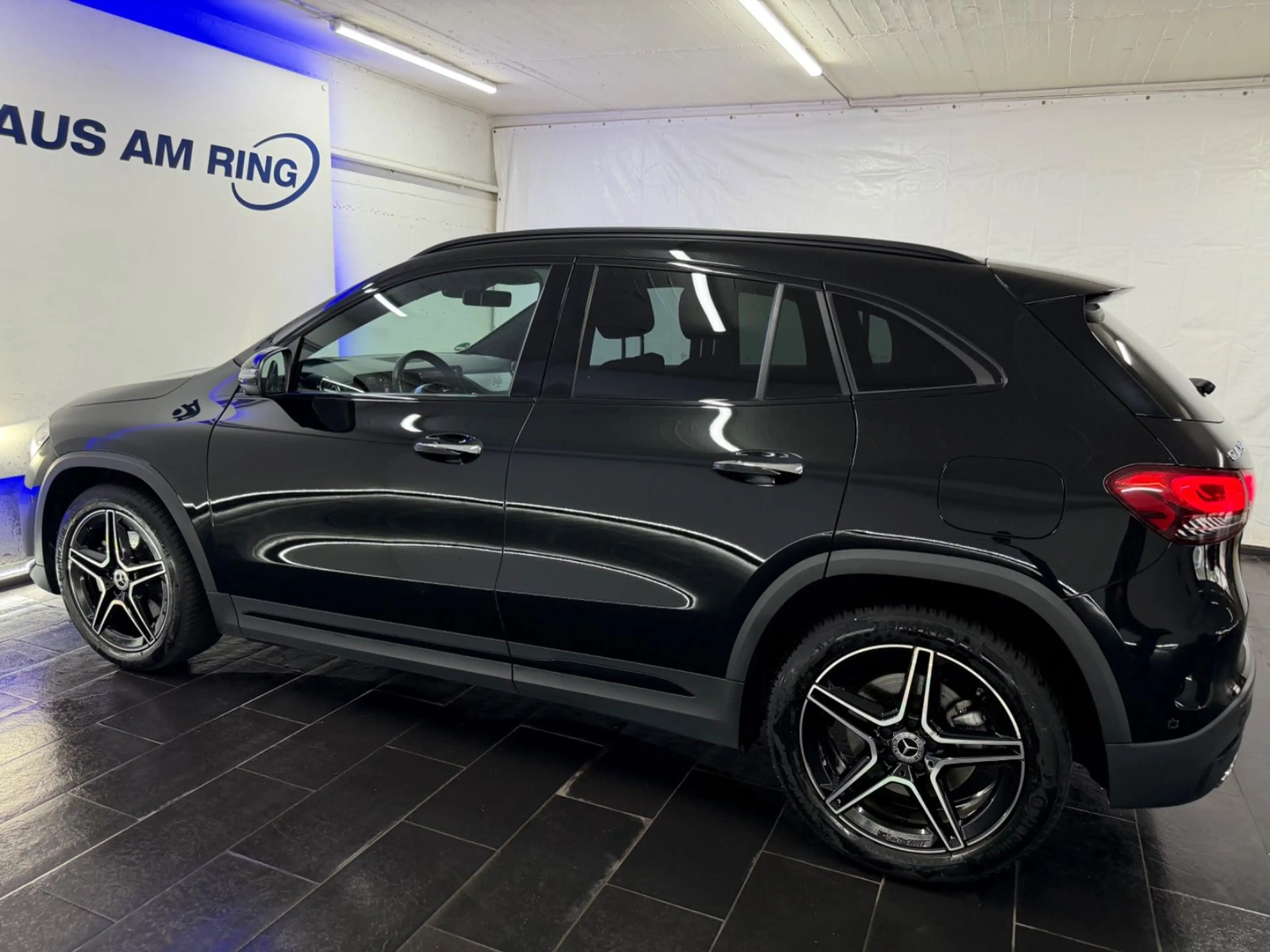 Mercedes-Benz GLA 250 4Matic AMG 360° LED 1HND ACC APPLE KEY — photo 12