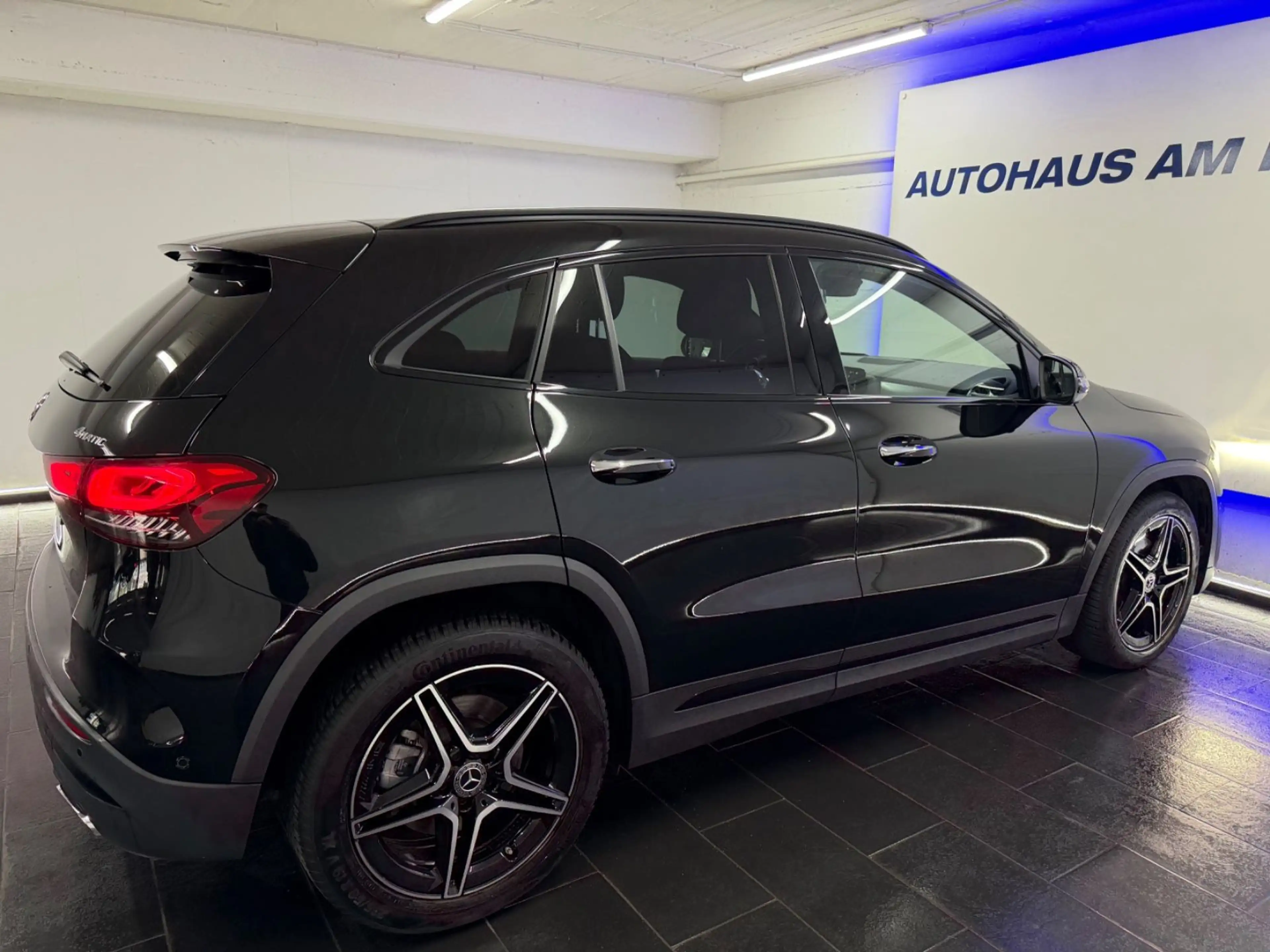 Mercedes-Benz GLA 250 4Matic AMG 360° LED 1HND ACC APPLE KEY — photo 10