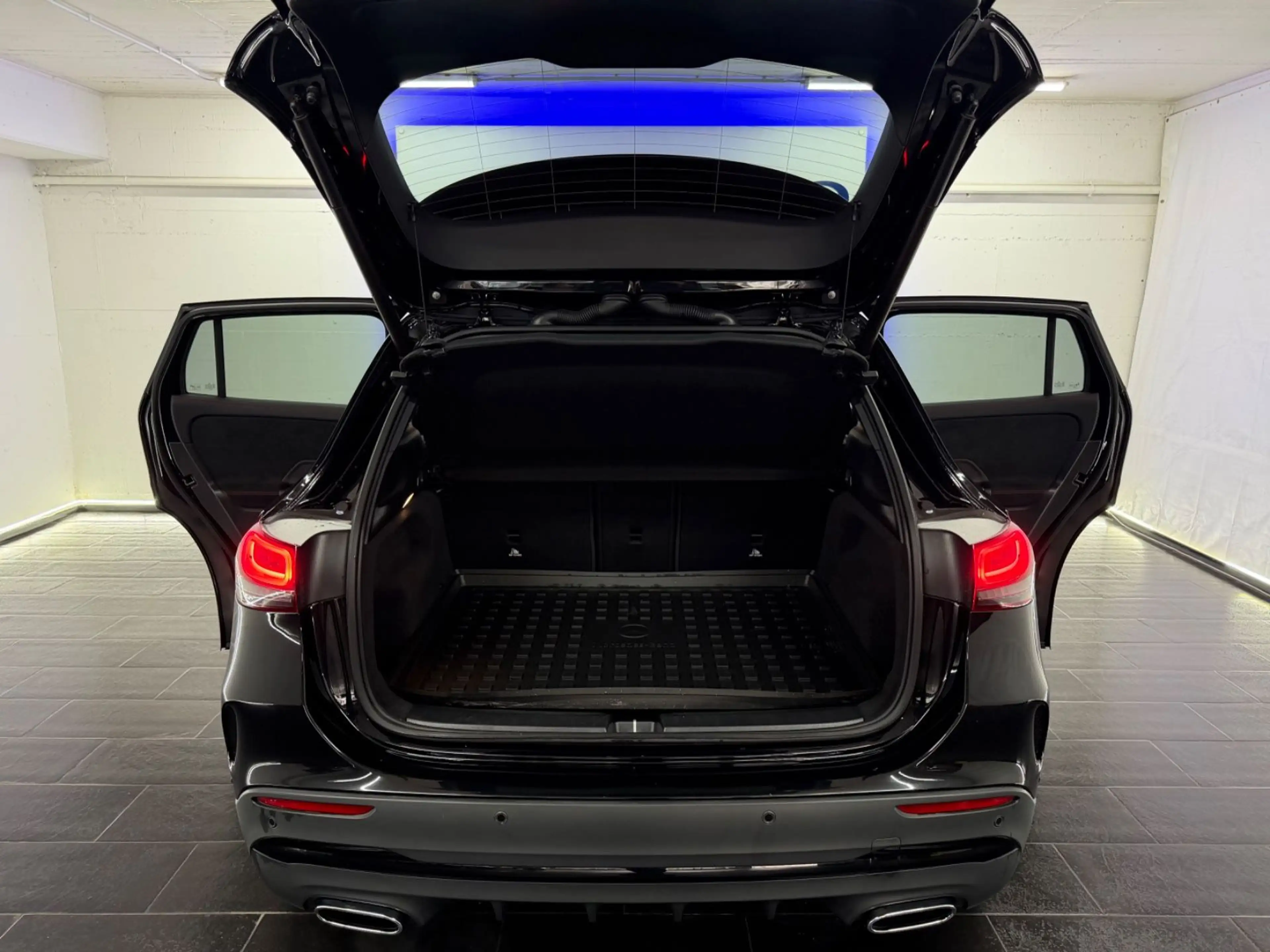 Mercedes-Benz GLA 250 4Matic AMG 360° LED 1HND ACC APPLE KEY — photo 7