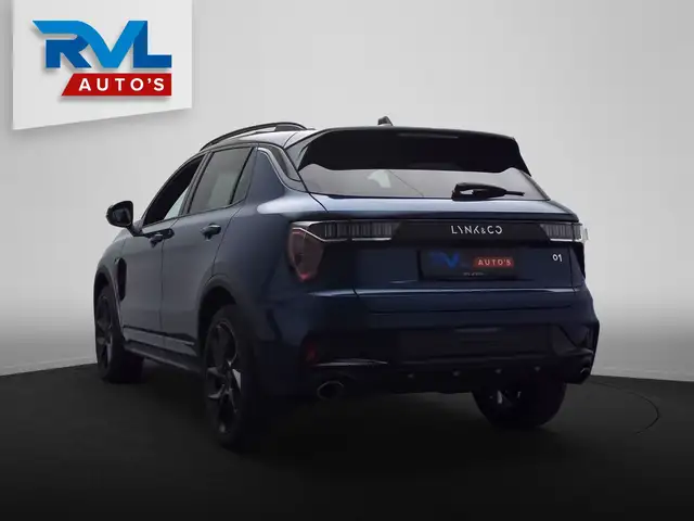 Lynk & Co 01 view 3