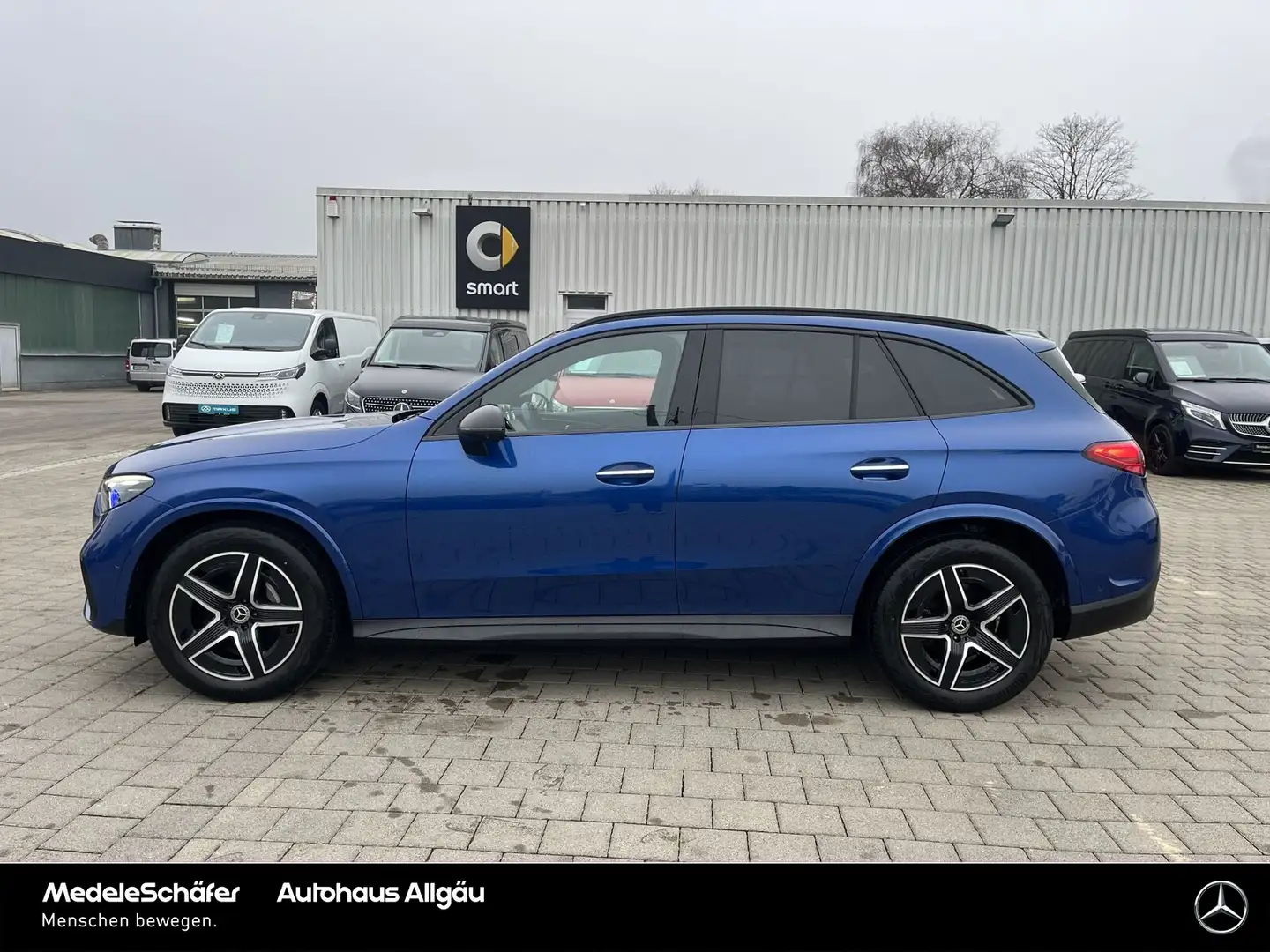 Mercedes-Benz GLC 300 GLC 300 d 4M AMG Night AHK Distronic Pano 360° Blau - 2