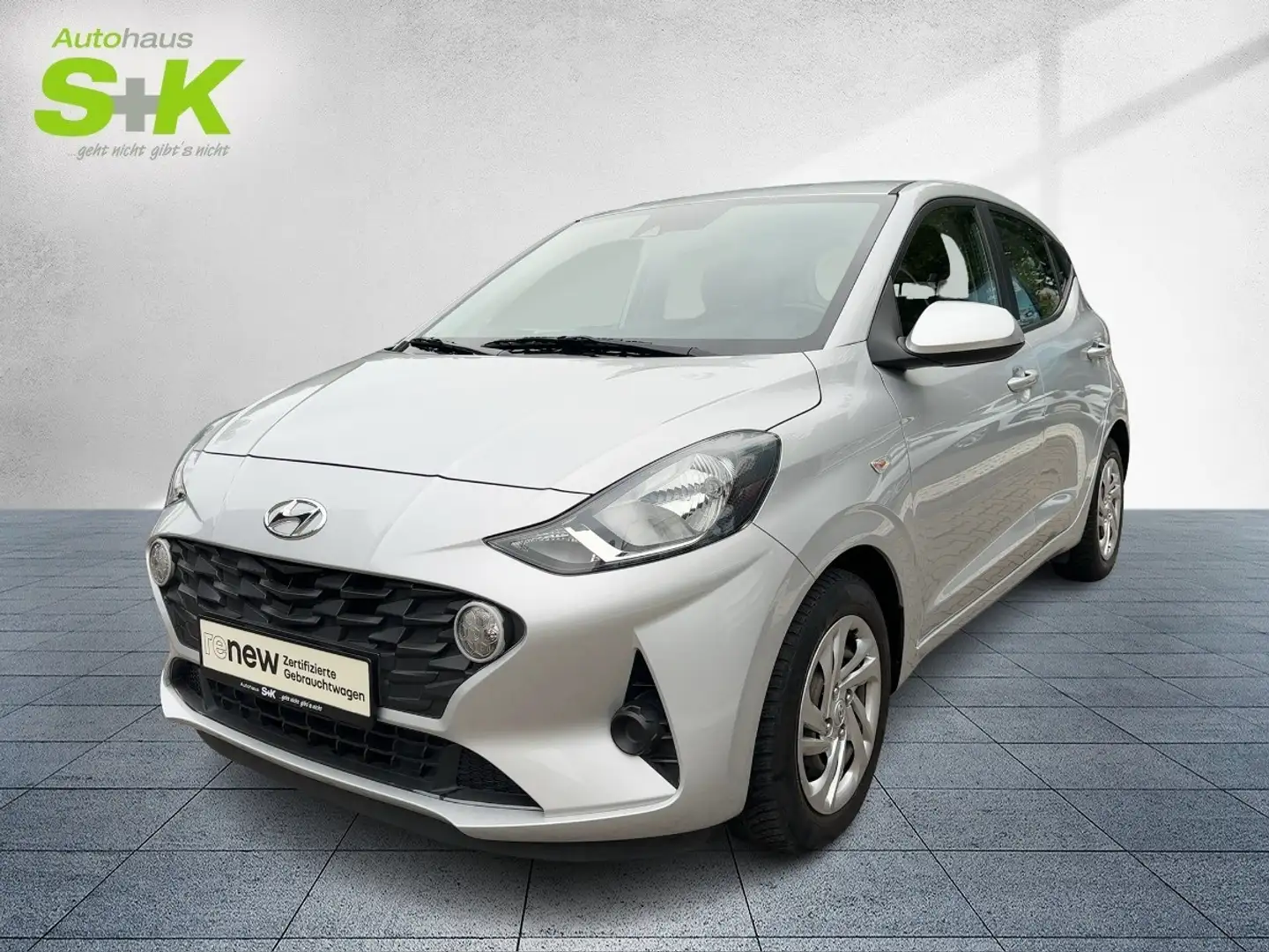 Hyundai i10 1.0 SELECT *PDC*SHZ*LHZ*DAB*ALLWETTERREIFEN* Zilver - 1