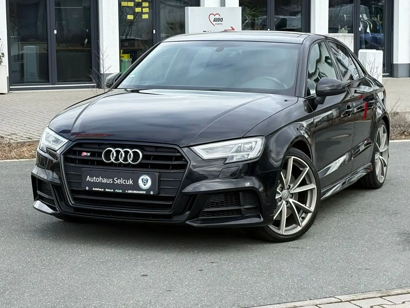 Audi S3 Limousine 2.0 TFSI quattro *B&O*Pano*Kamera* Schwarz - 1