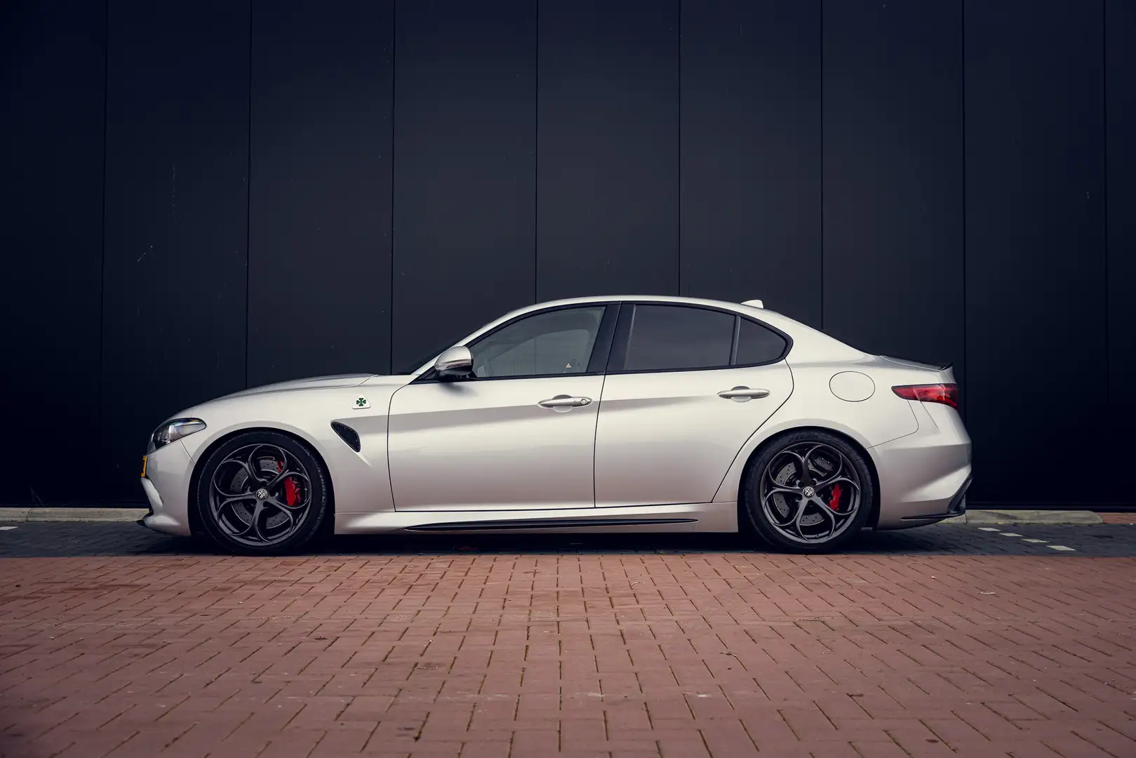 Alfa Romeo Giulia 2.9 V6 Bi-Turbo AT8 Quadrifoglio Gris - 1