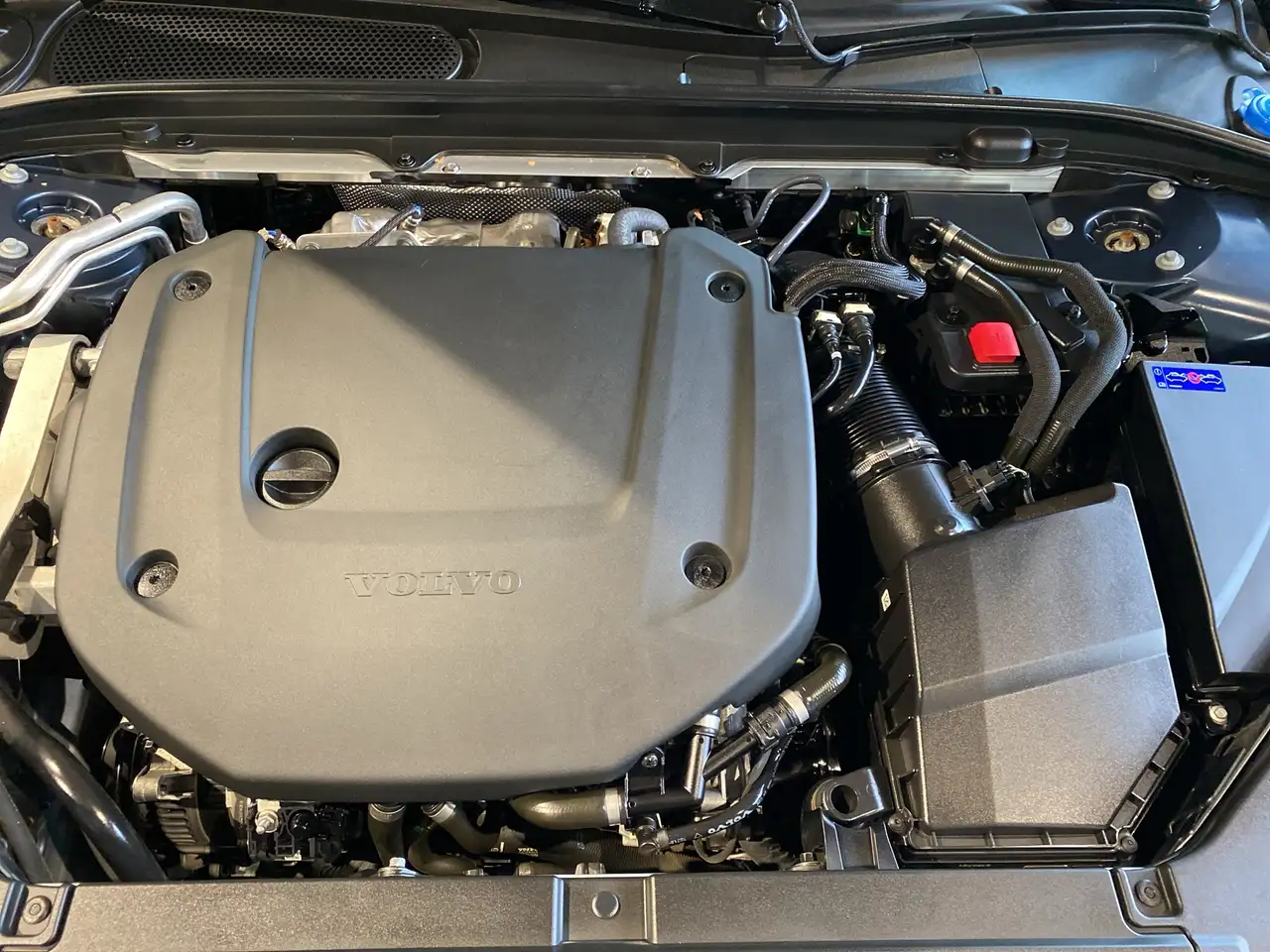 Volvo V90 Cross Country снимка Volvo V90 Cross Country