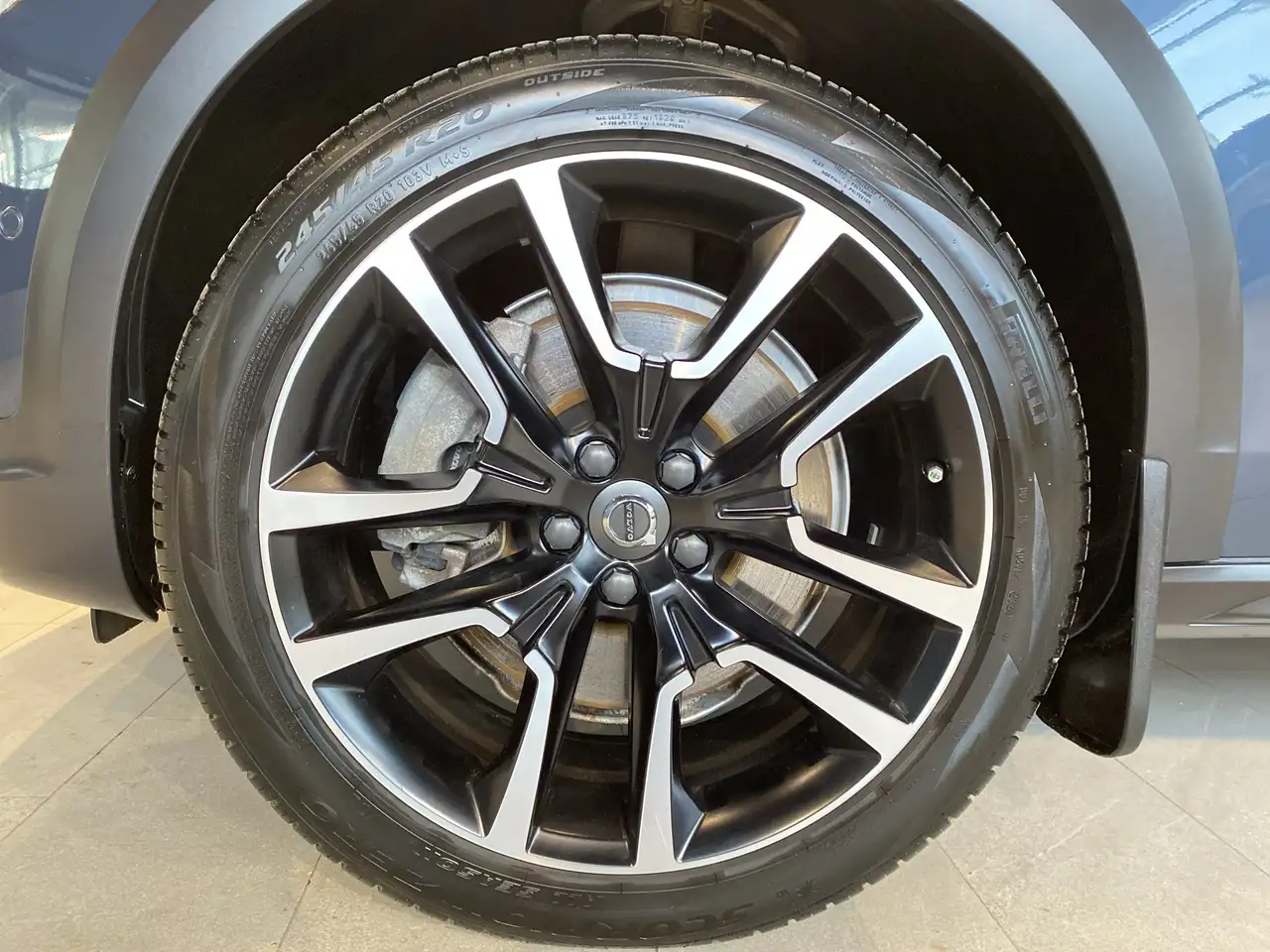 Volvo V90 Cross Country снимка Volvo V90 Cross Country