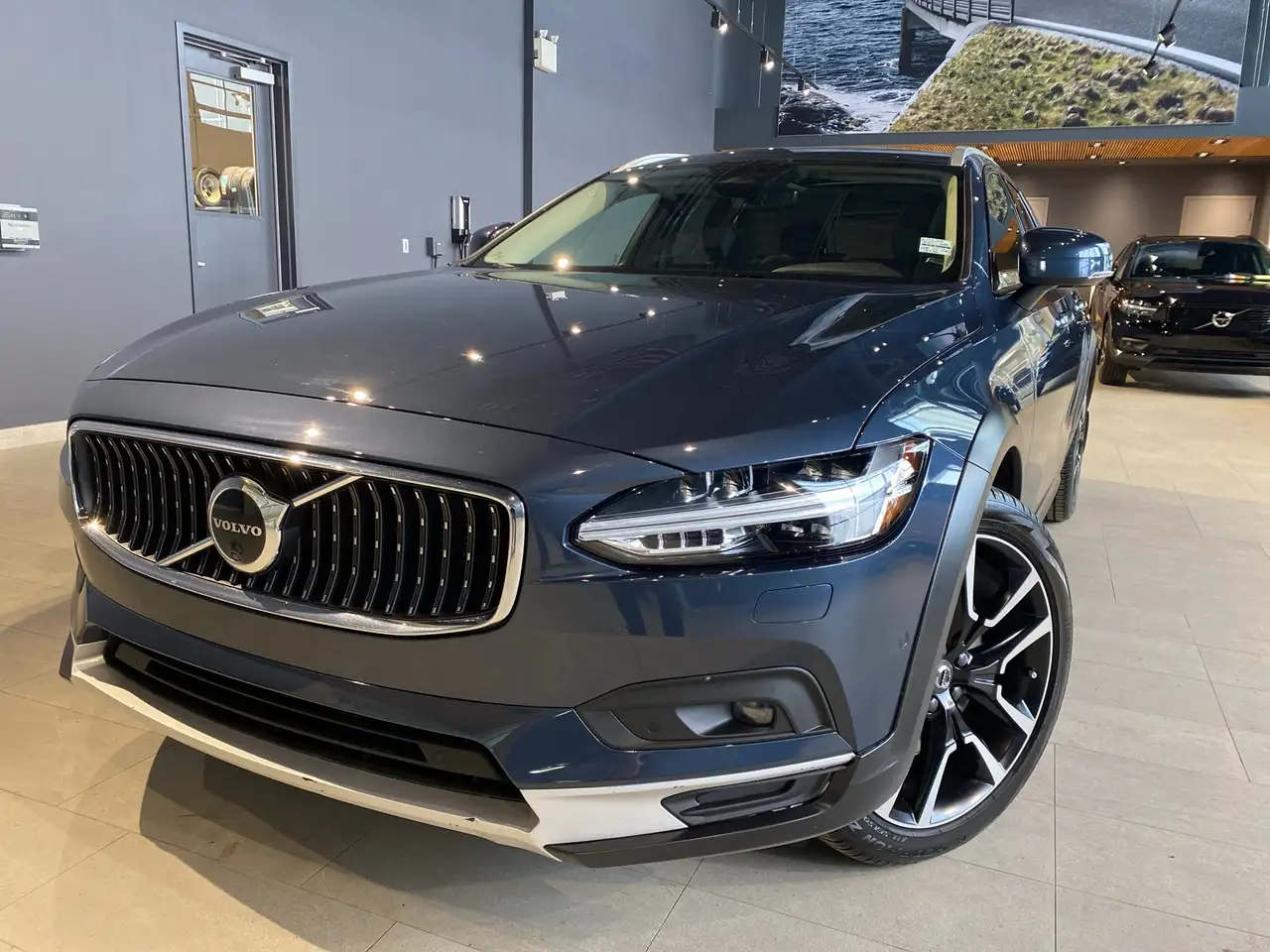 2022 Volvo V90 Cross Country