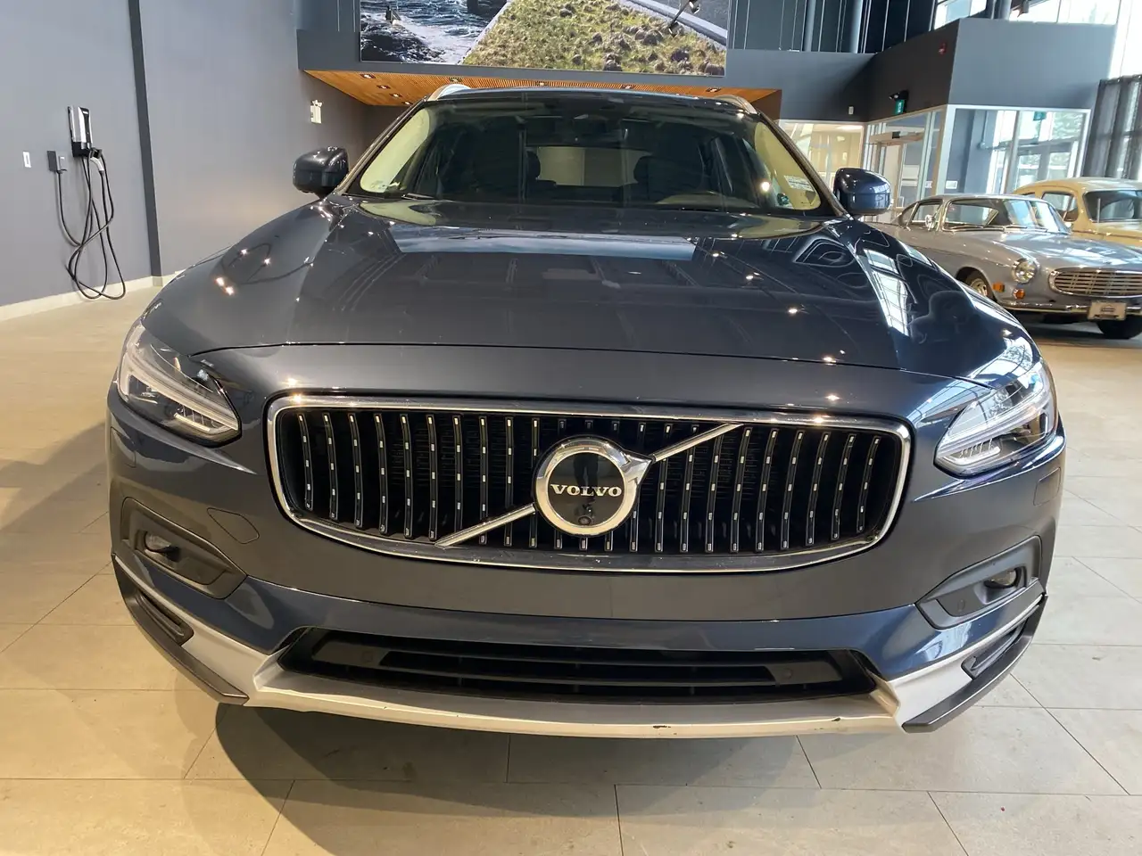 Volvo V90 Cross Country снимка Volvo V90 Cross Country