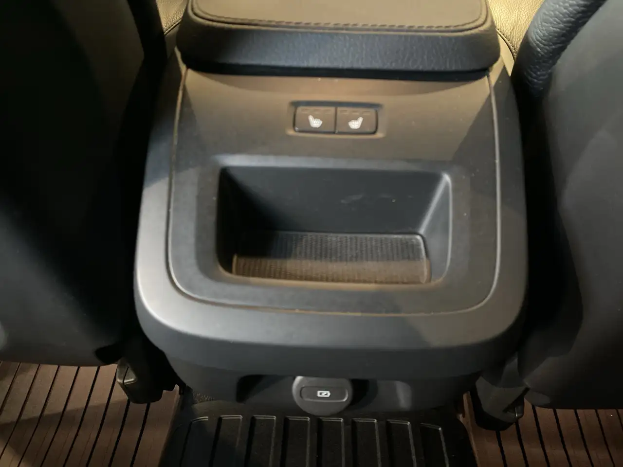 Volvo V90 Cross Country снимка Volvo V90 Cross Country