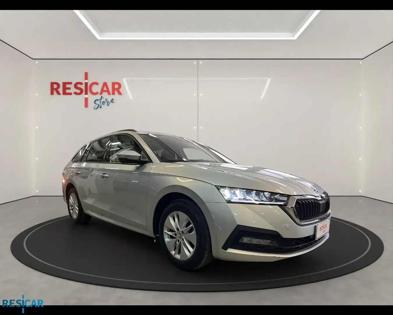 Skoda Octavia Wagon 2.0 TDI EVO SCR Executive Argento - 1