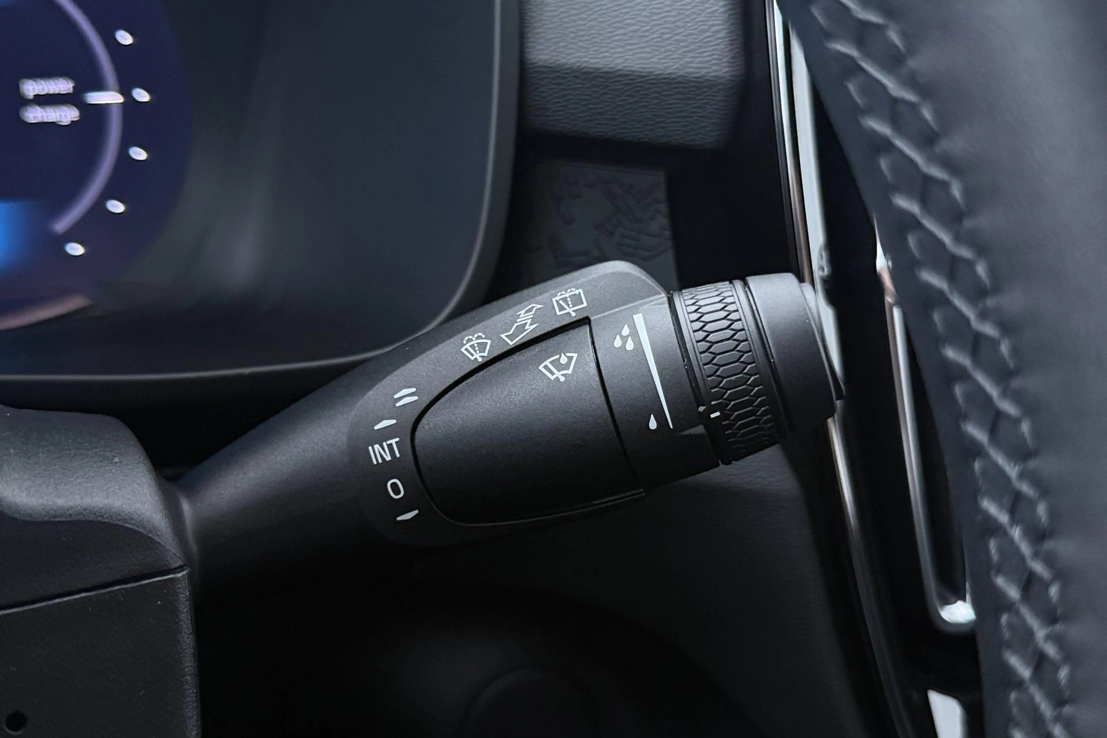 Volvo EX40 Single Motor Extended Range Plus | 82 kWh | Harman — photo 42