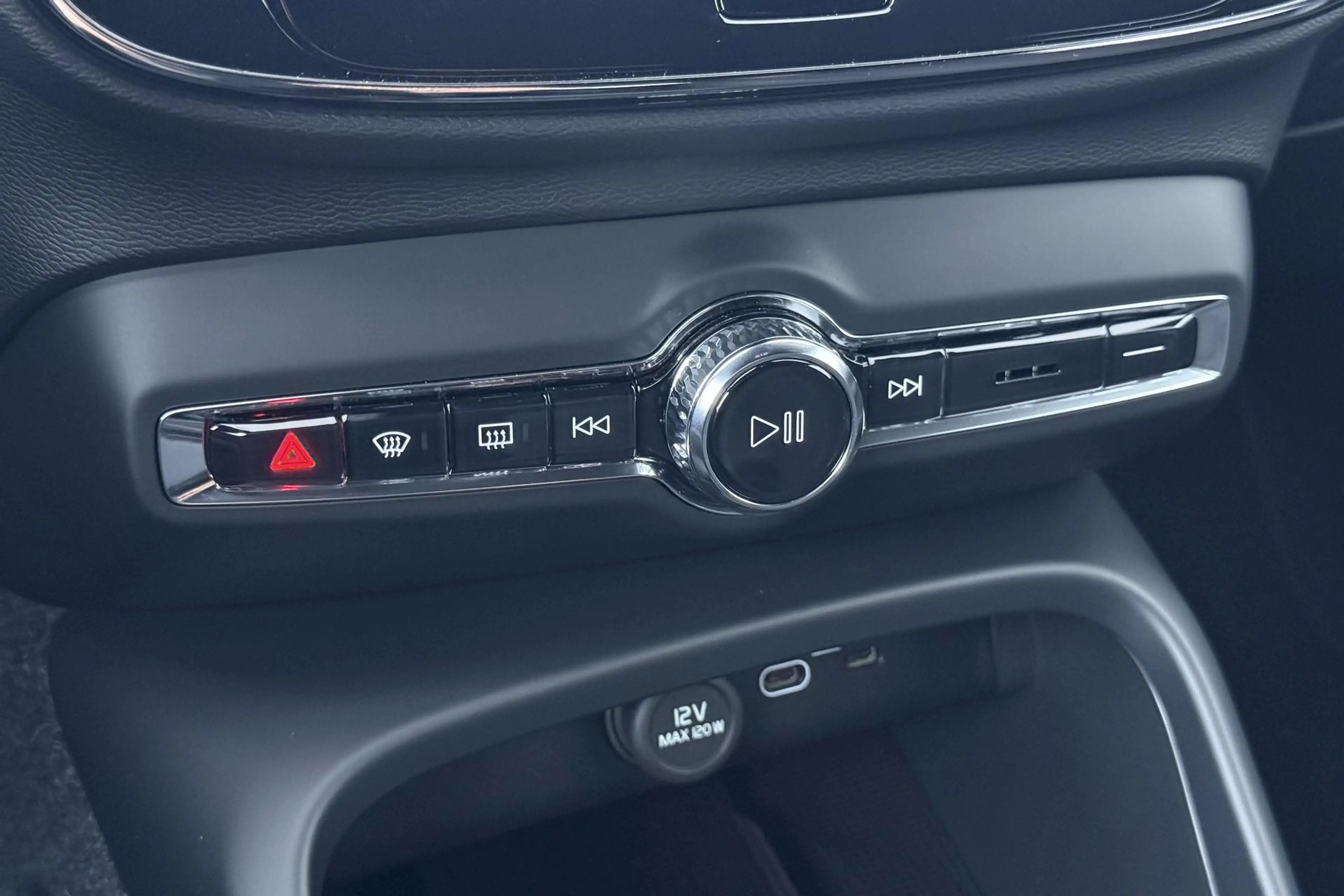 Volvo EX40 Single Motor Extended Range Plus | 82 kWh | Harman — photo 36