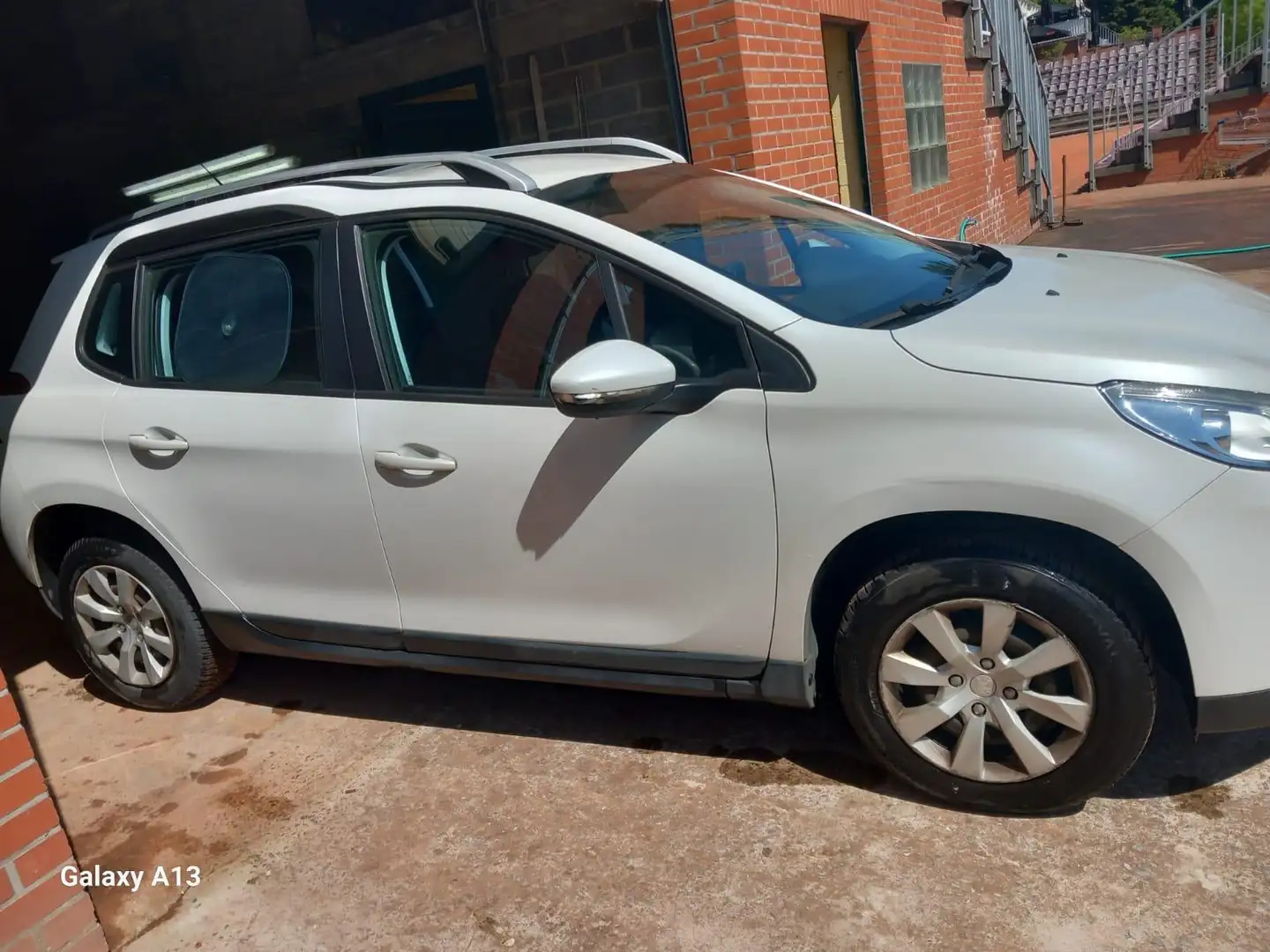 Peugeot 2008 1.6 VTi 120ch BVM5 Allure - 1